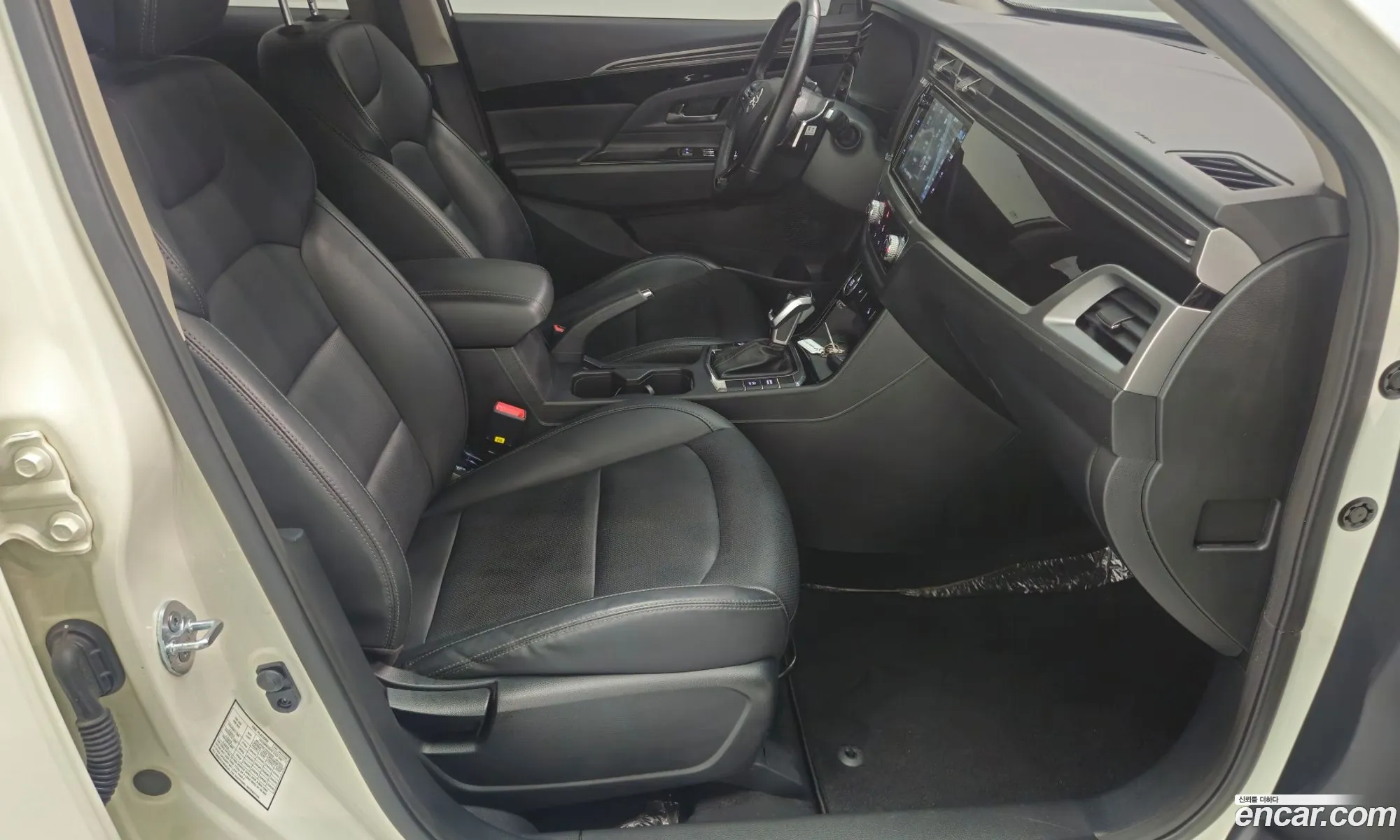 KG Mobility (SsangYong) Beautiful Korando 2020 — 15