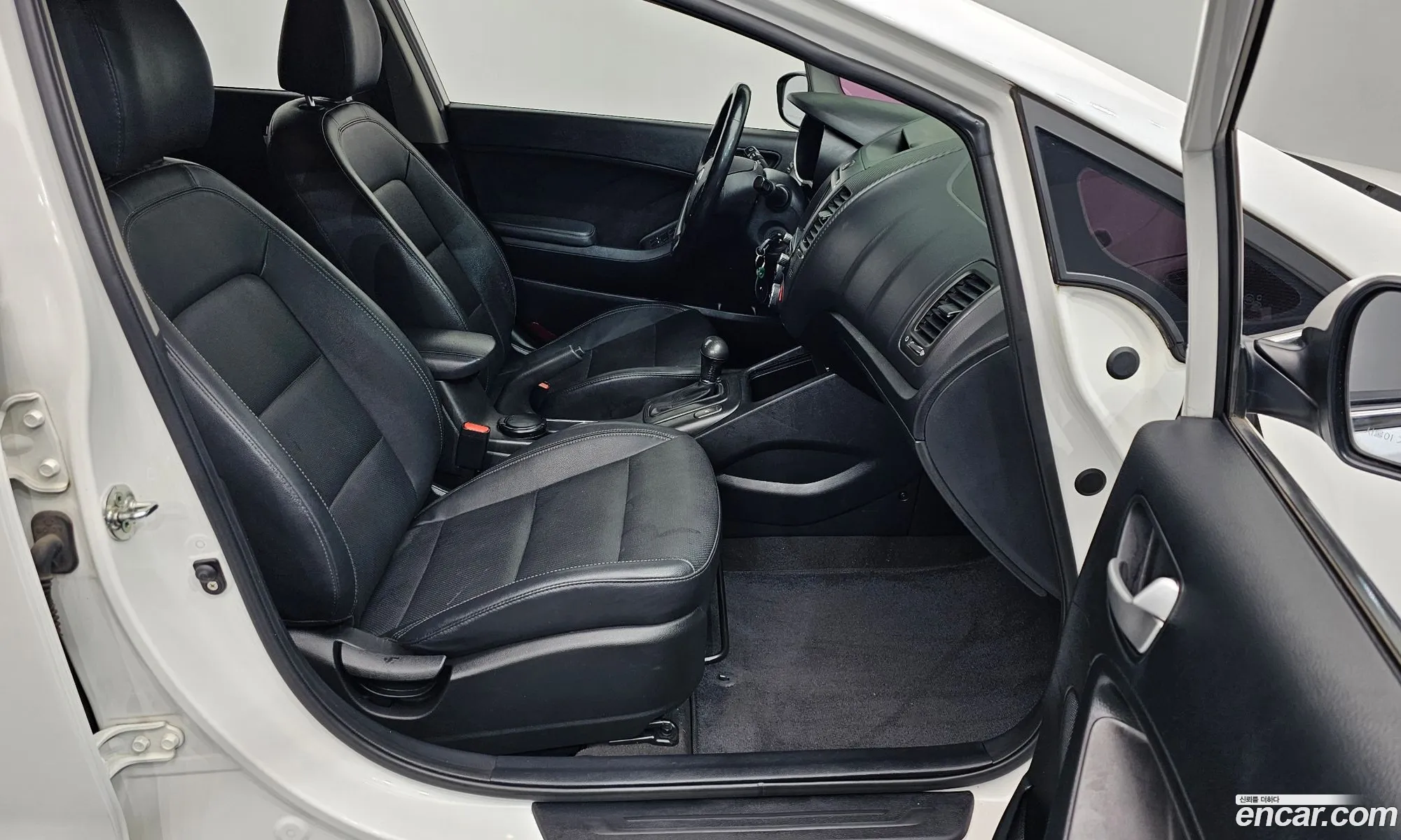 Kia K3 2015 — 23