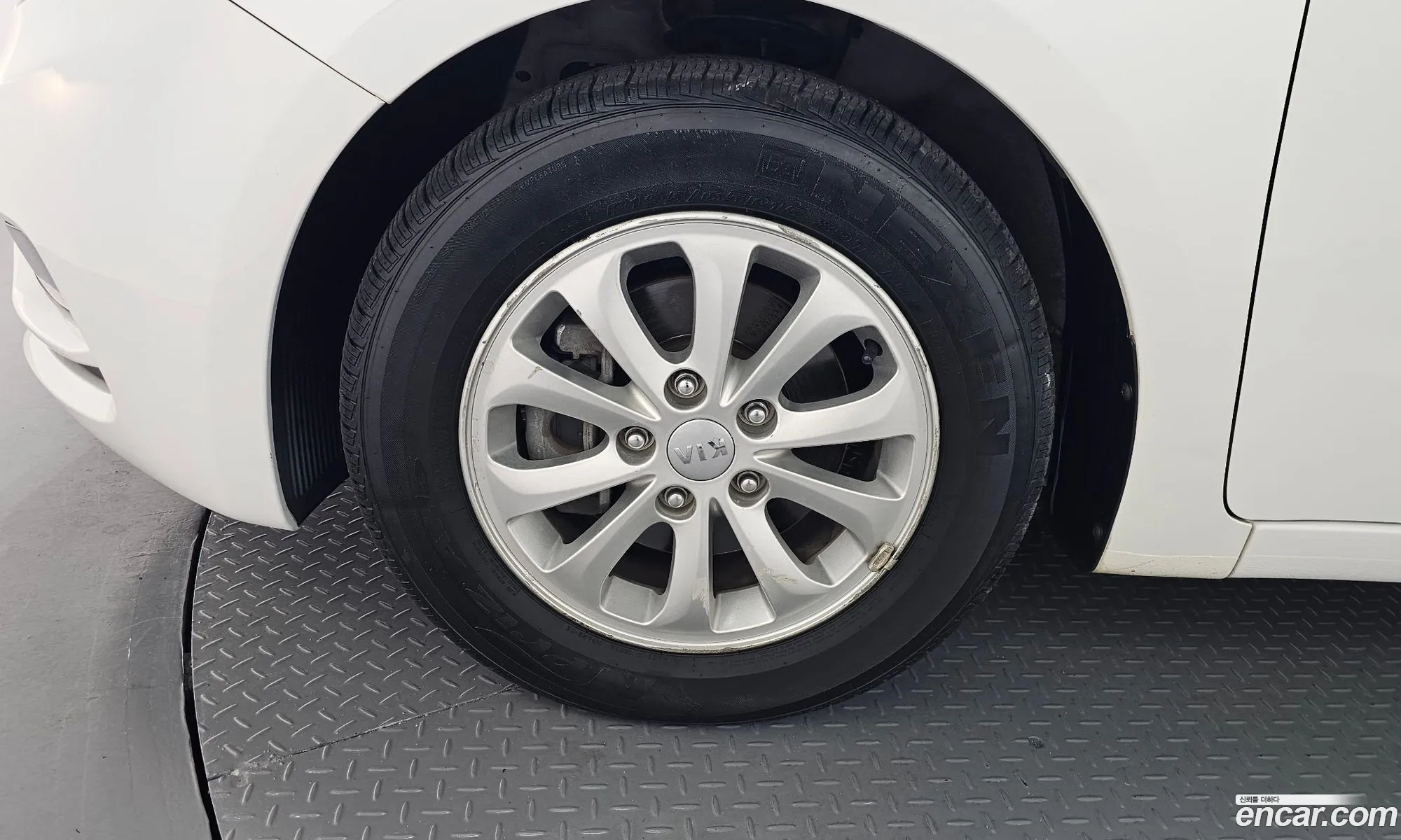 Kia K3 2015 — 29