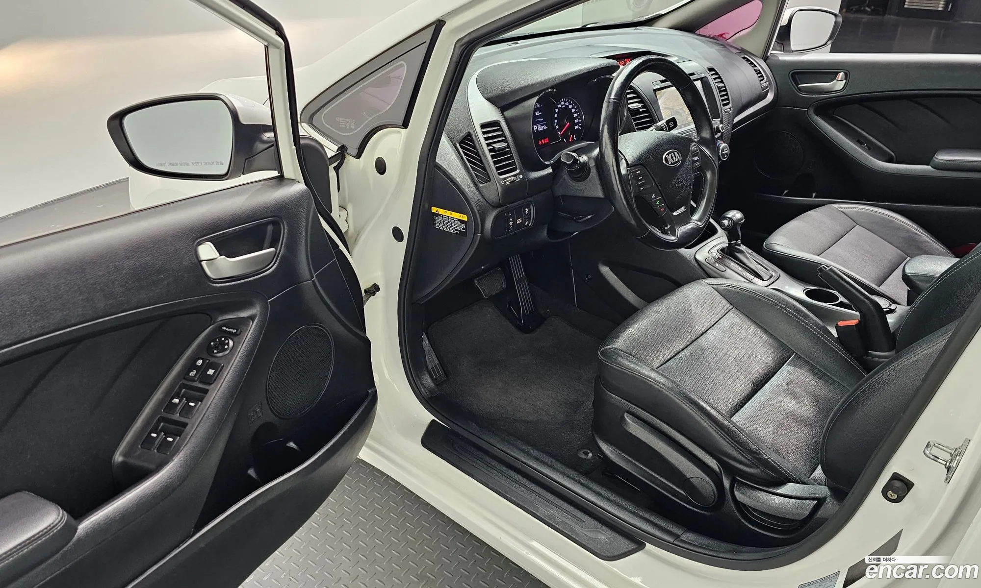 Kia K3 2015 — 5