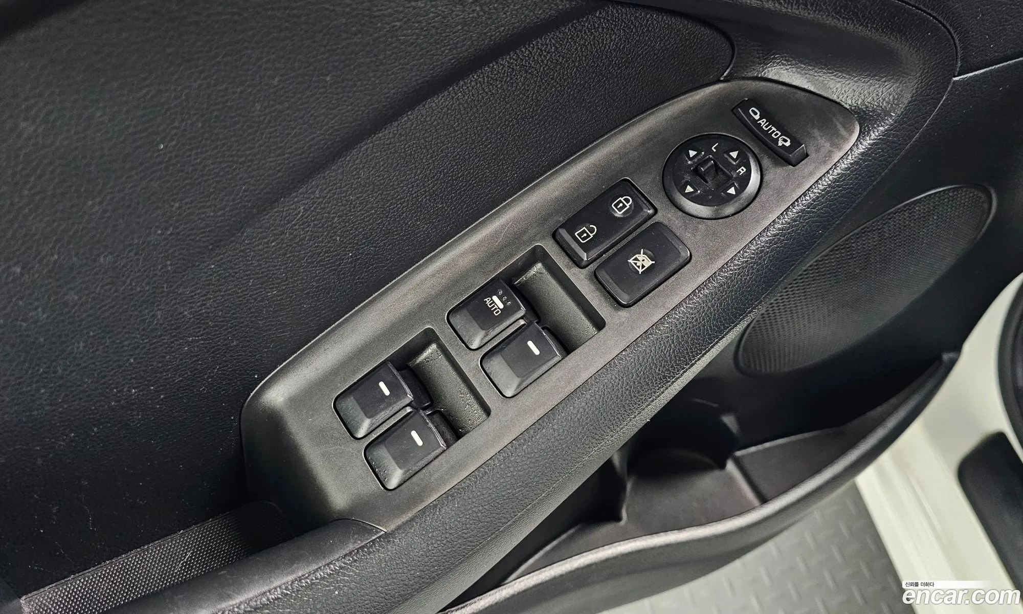 Kia K3 2015 — 28