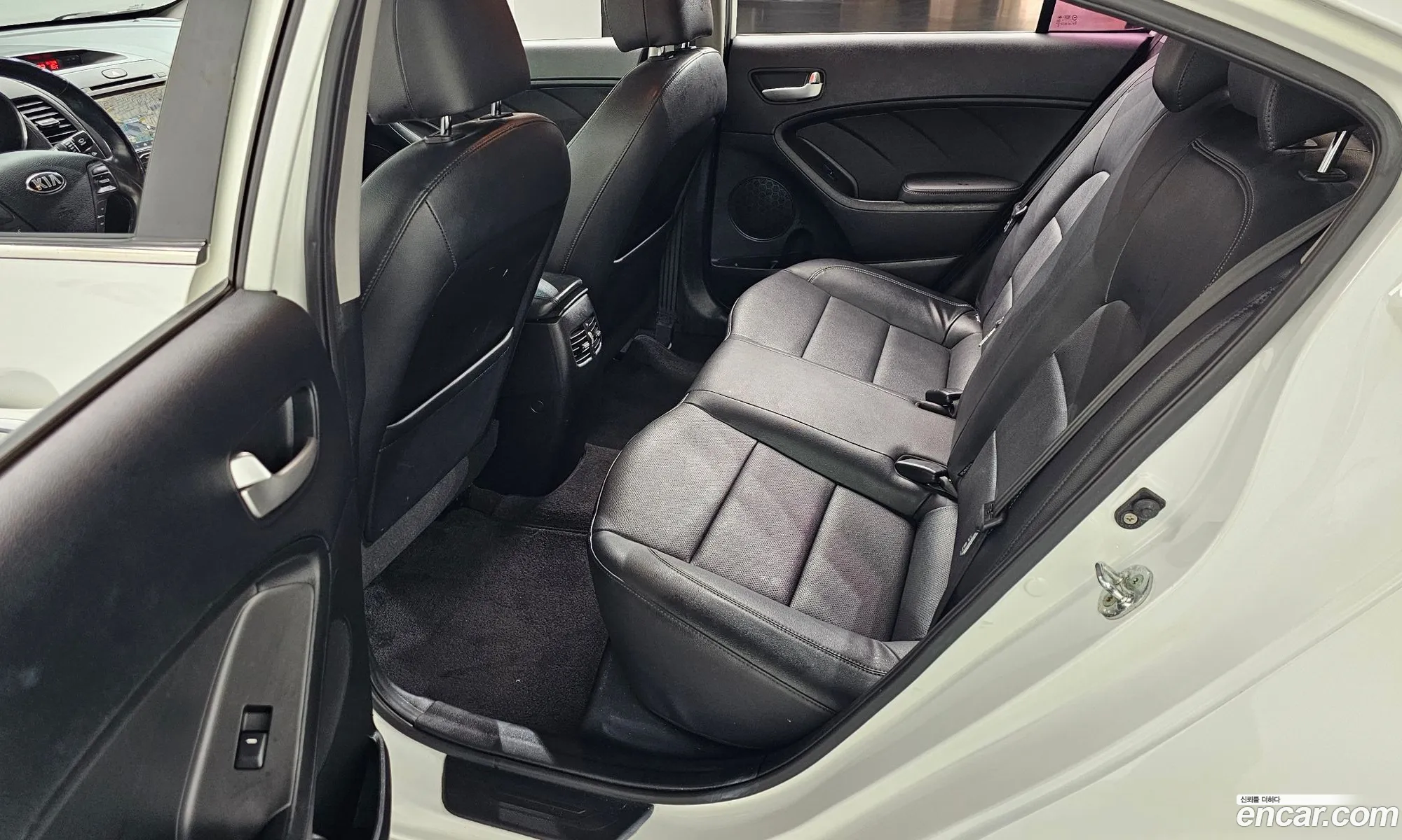 Kia K3 2015 — 14