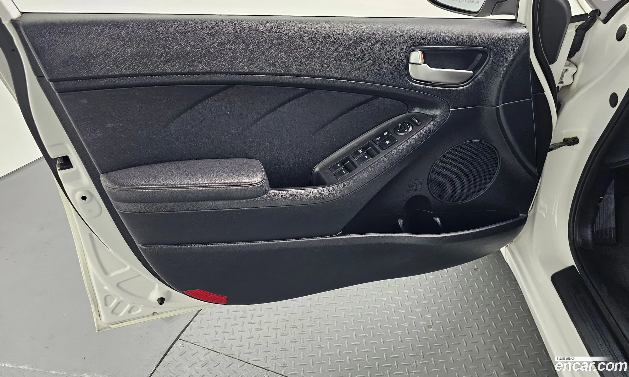 Kia K3 2015 — 10