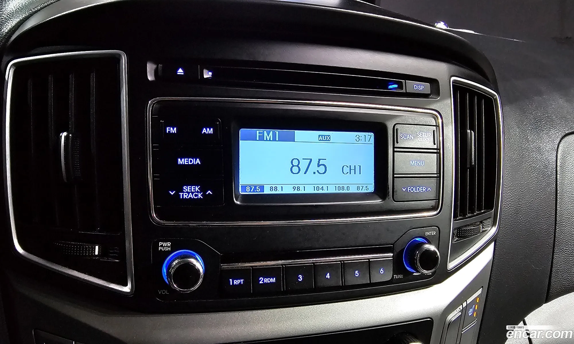 Hyundai Grand Starex 2020 — 18