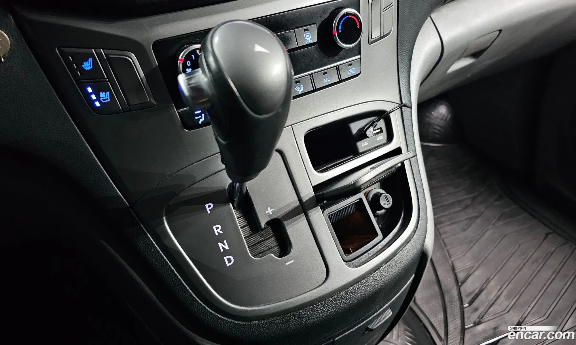 Hyundai Grand Starex 2020 — 19