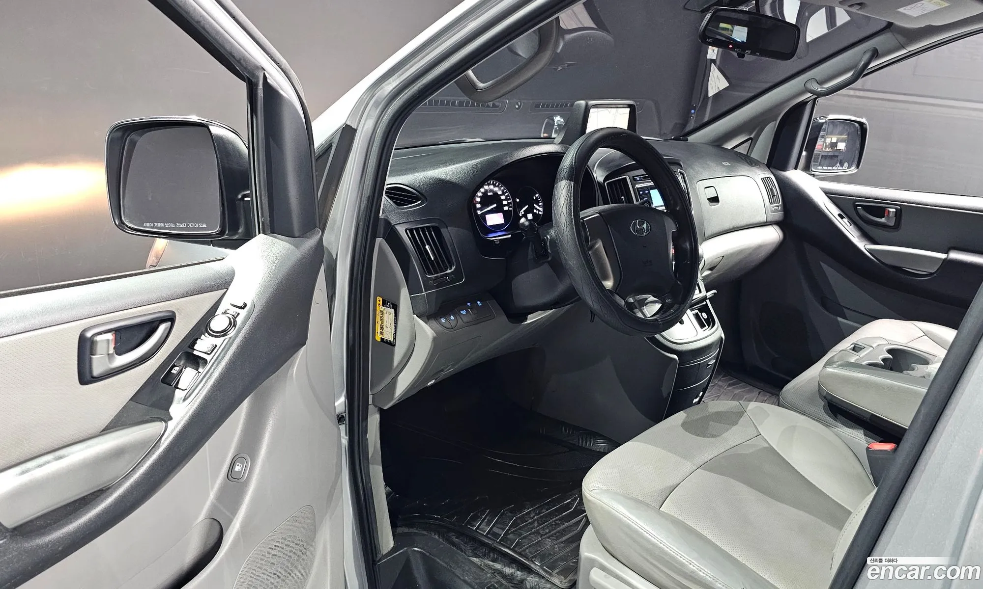 Hyundai Grand Starex 2020 — 16