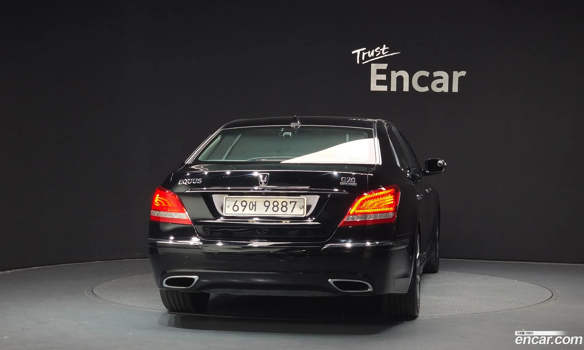 Hyundai Equus 2010 — 17