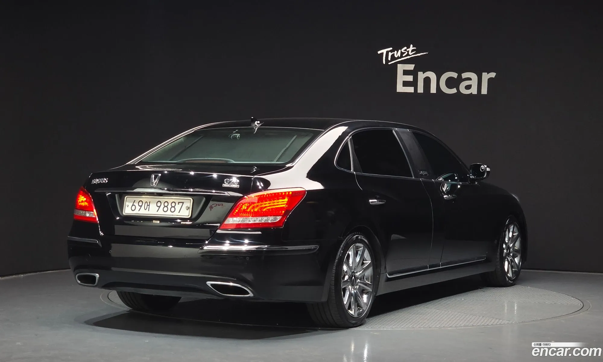 Hyundai Equus 2010 — 11