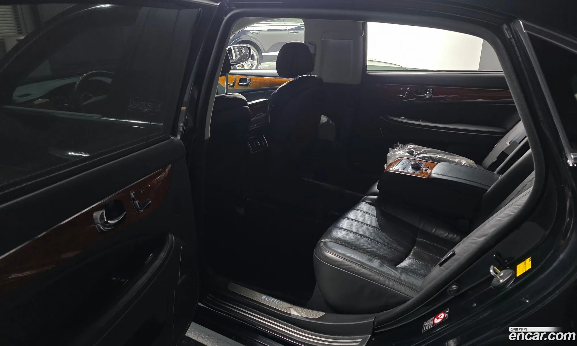 Hyundai Equus 2010 — 18