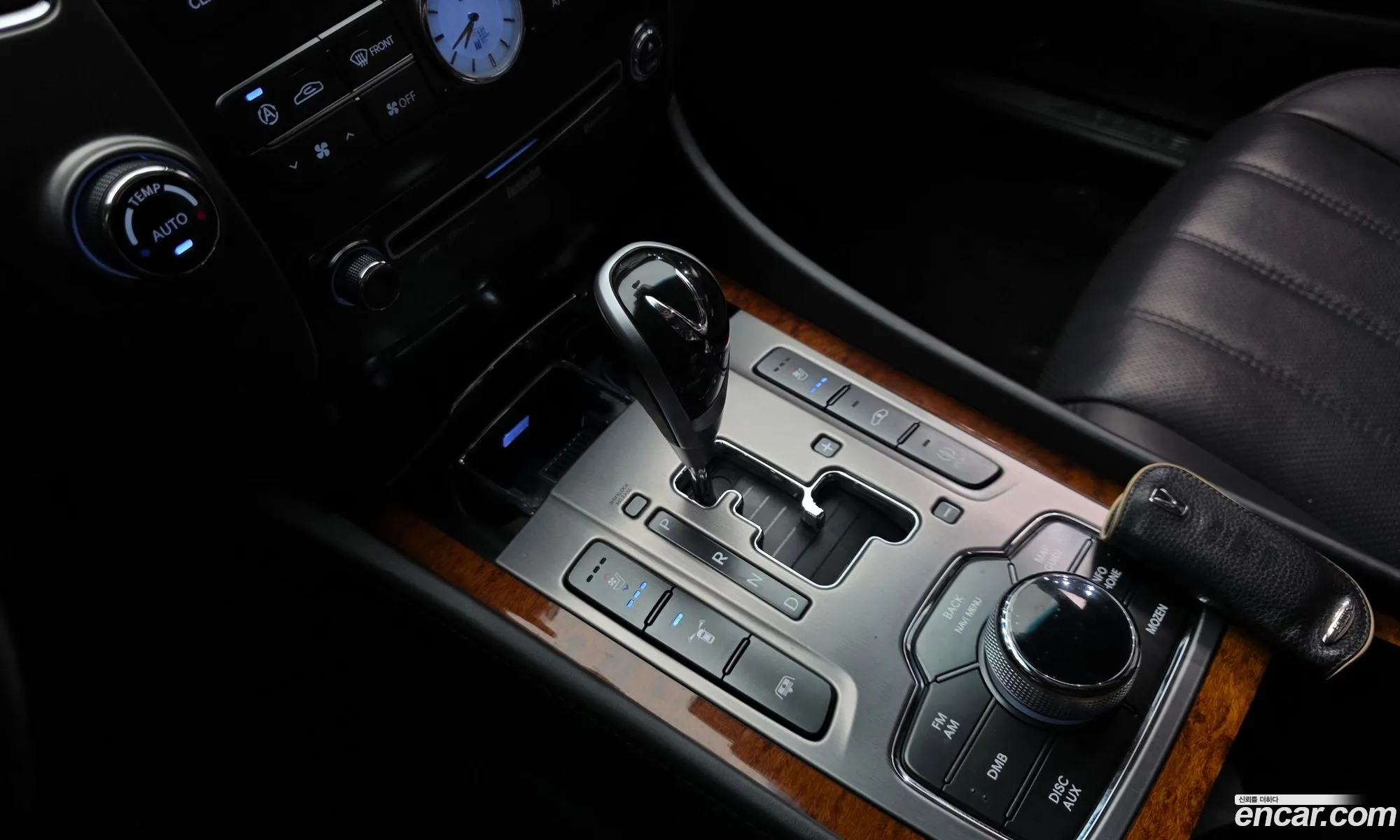 Hyundai Equus 2010 — 13