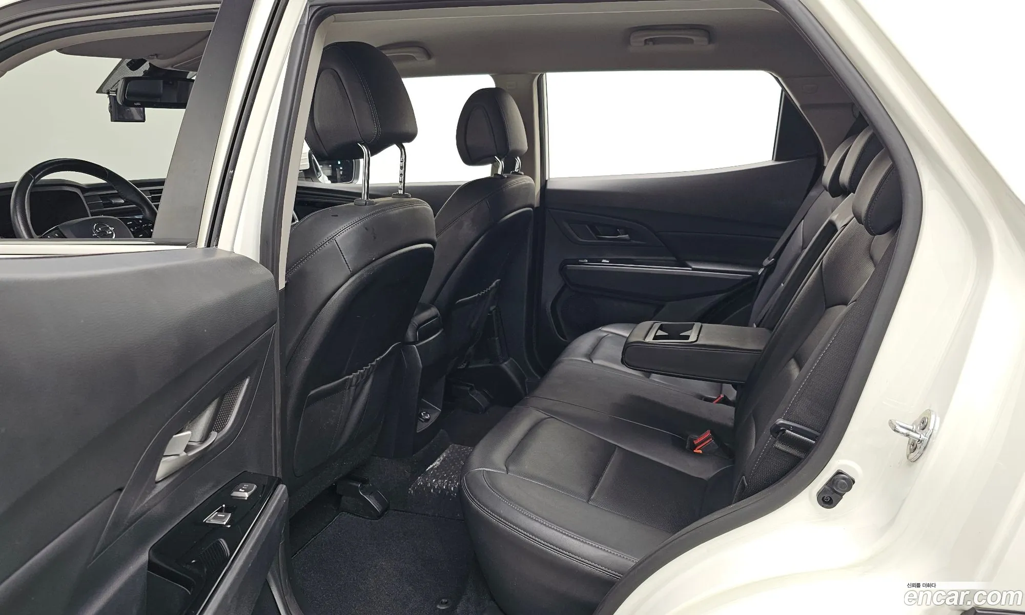 KG Mobility (SsangYong) Beautiful Korando 2020 — 24