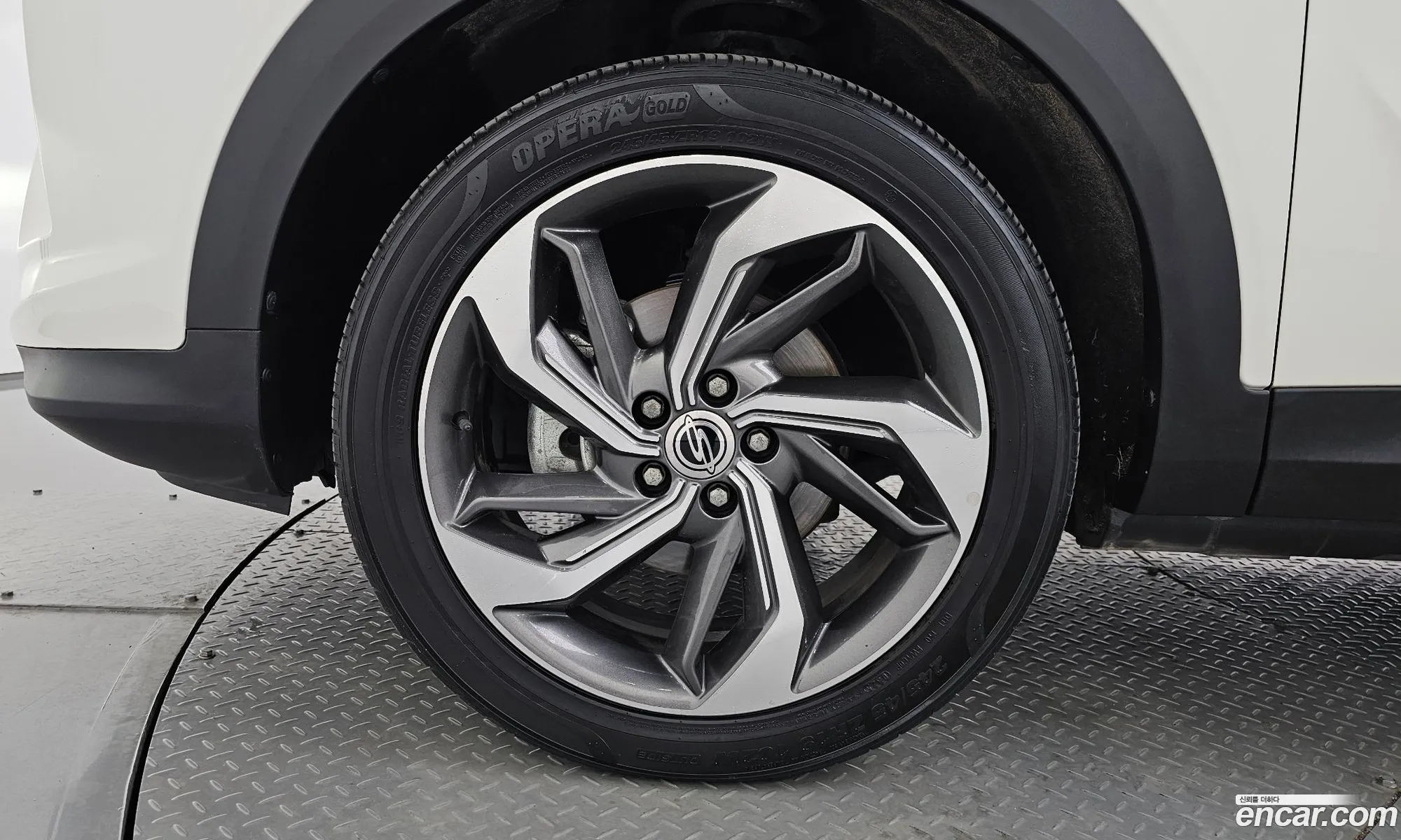 KG Mobility (SsangYong) Beautiful Korando 2020 — 30