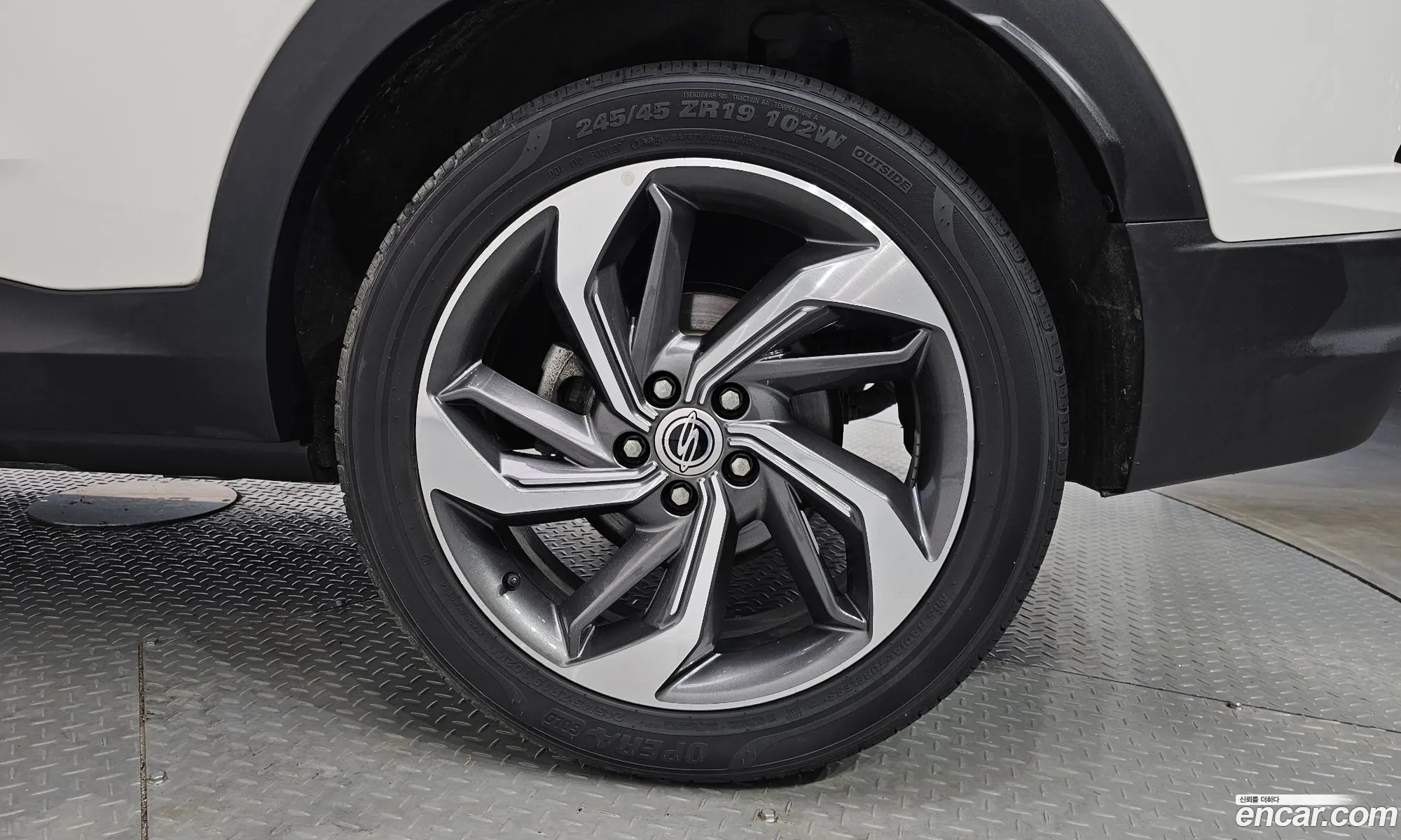 KG Mobility (SsangYong) Beautiful Korando 2020 — 18