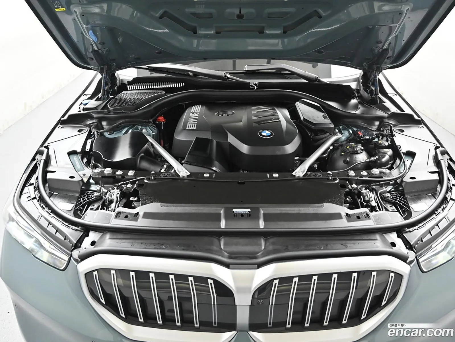 BMW 5 Series 2025 — 16