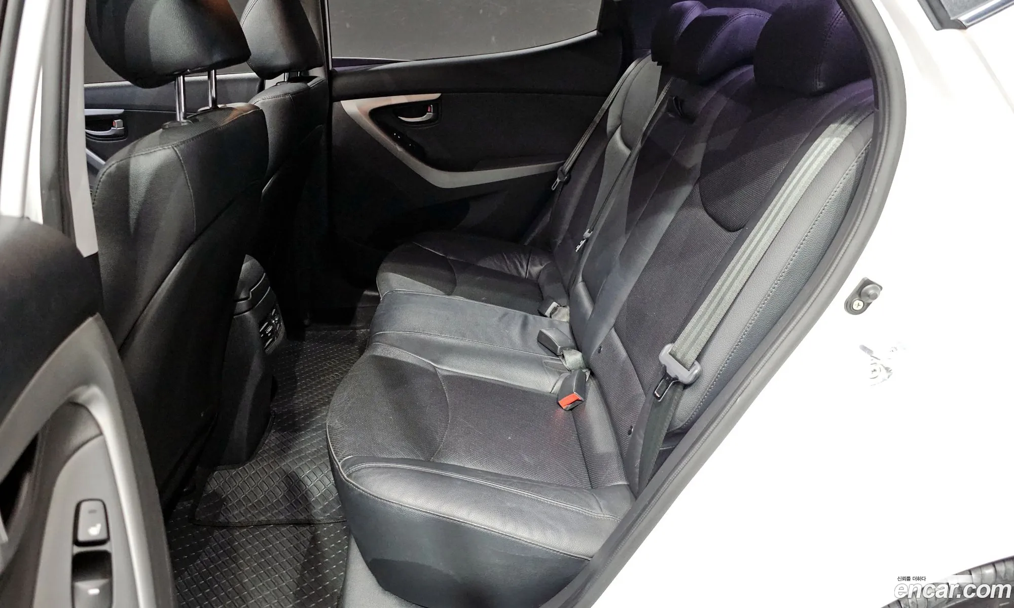 Hyundai Elantra 2013 — 11
