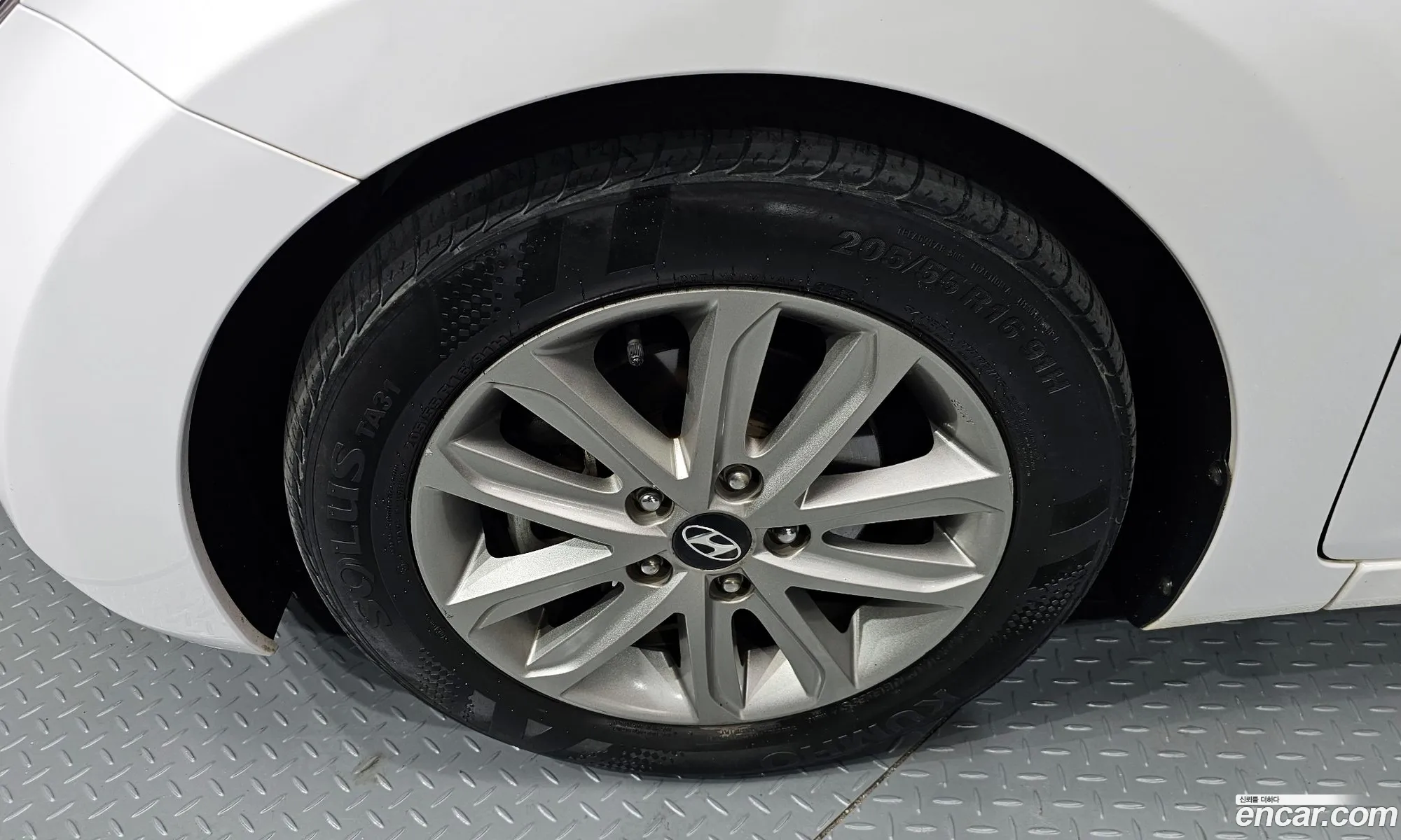 Hyundai Elantra 2013 — 27