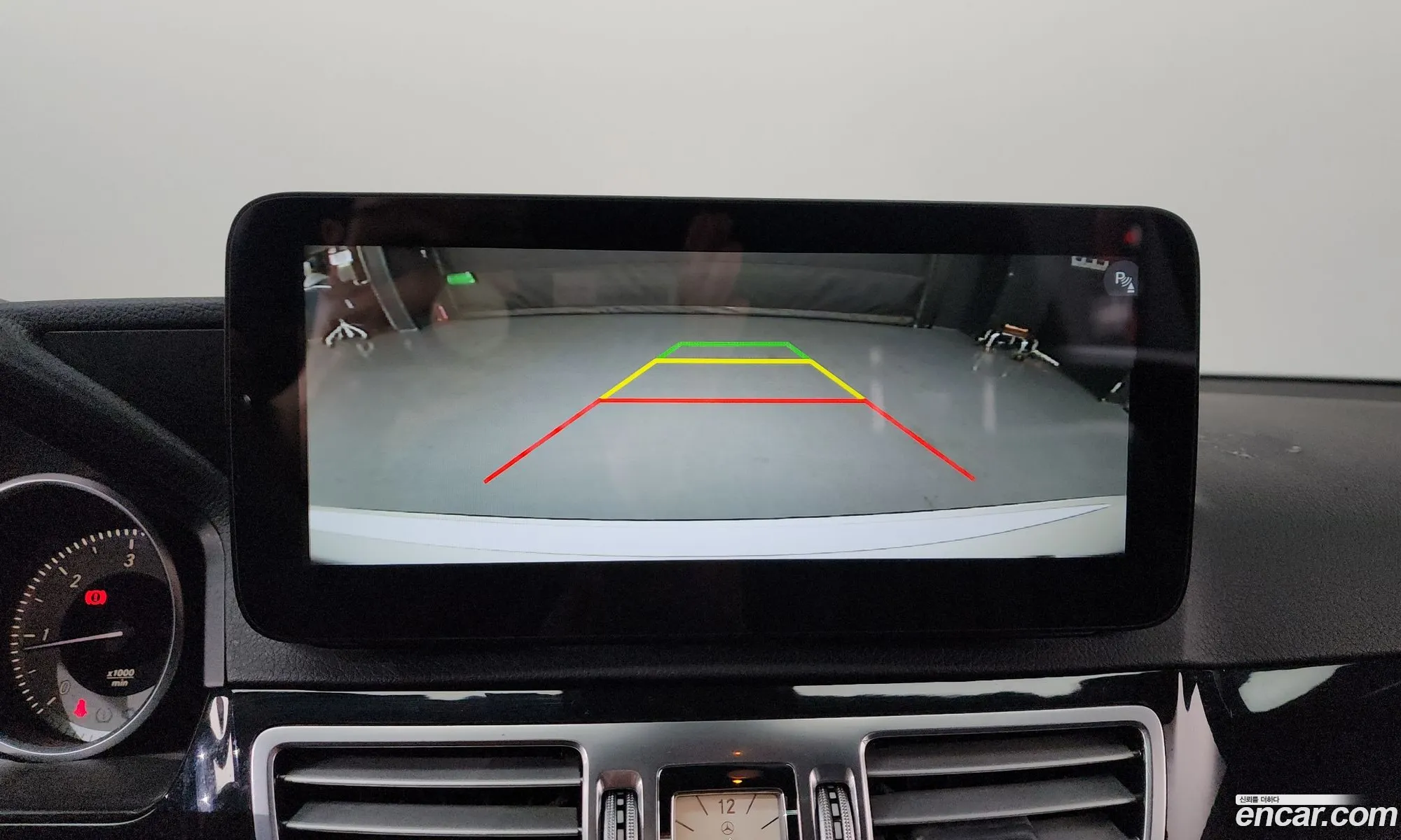 Mercedes-Benz E-Class W212 2015 — 18