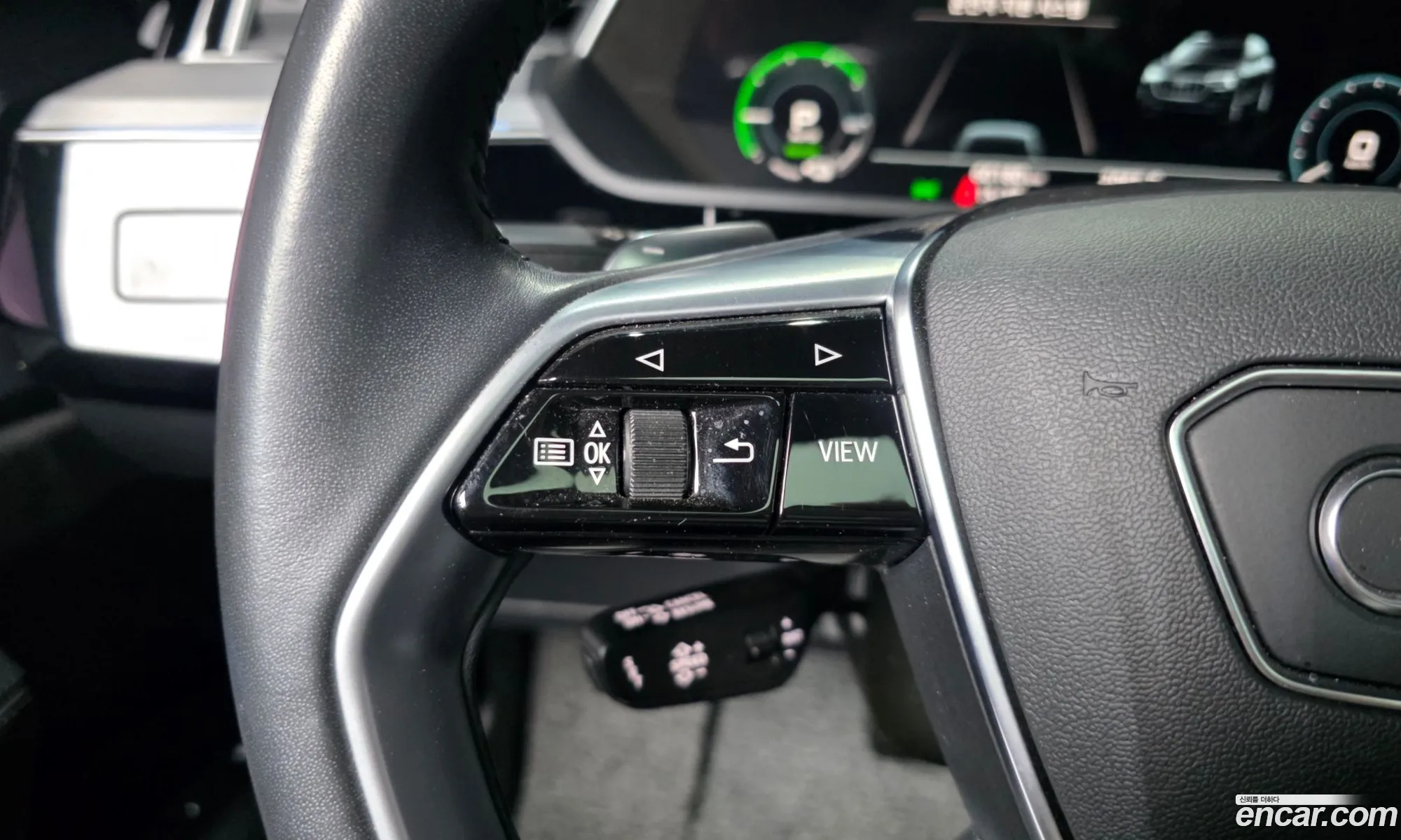 Audi e-tron 2020 WAUZZZGE5LB038395 — 9