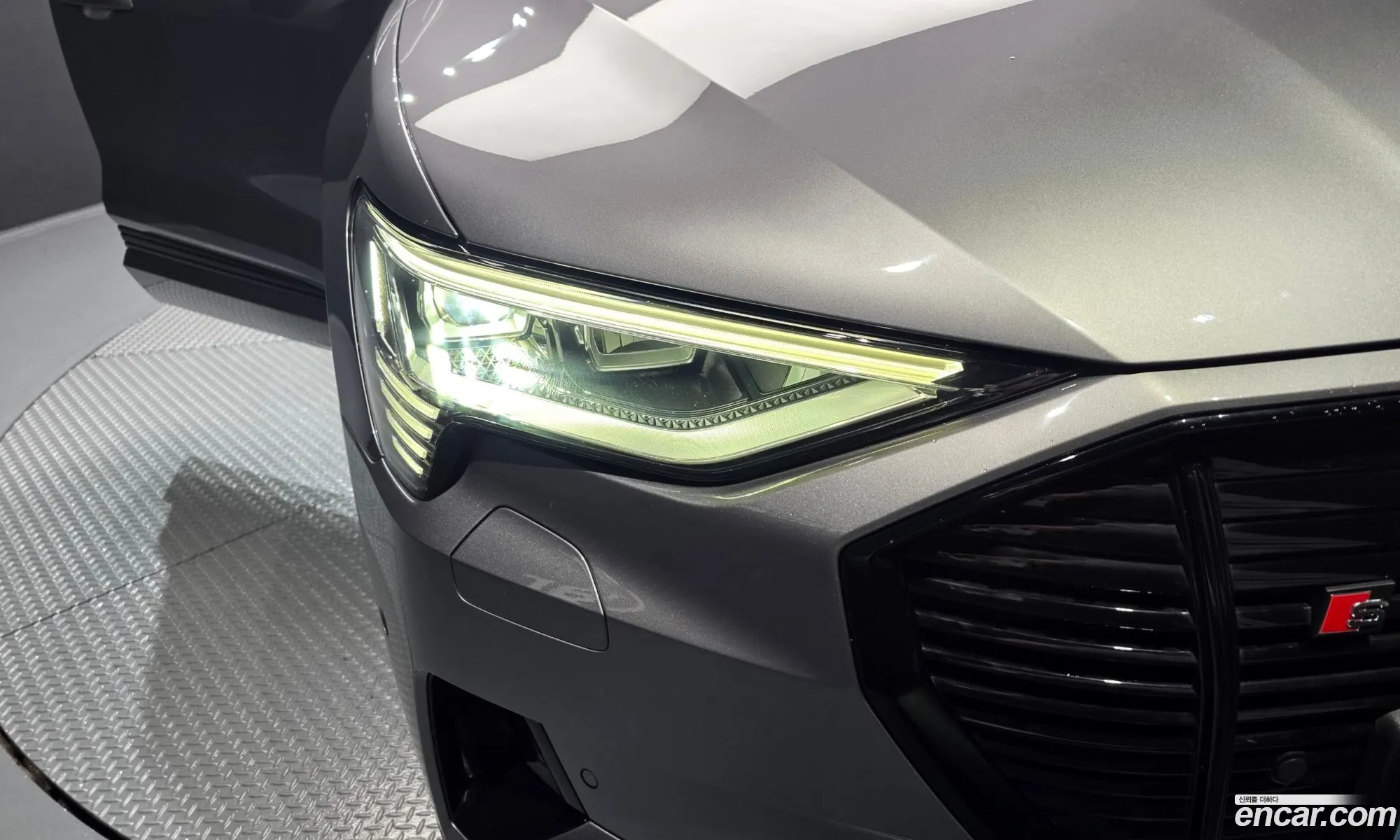 Audi e-tron 2020 WAUZZZGE5LB038395 — 12
