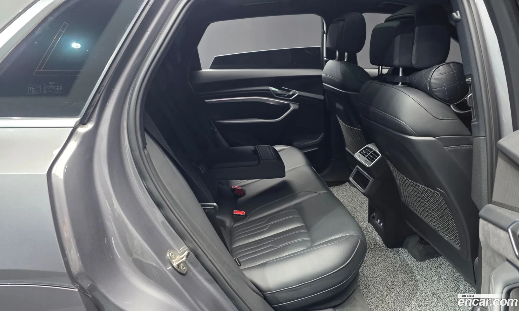 Audi e-tron 2020 WAUZZZGE5LB038395 — 13