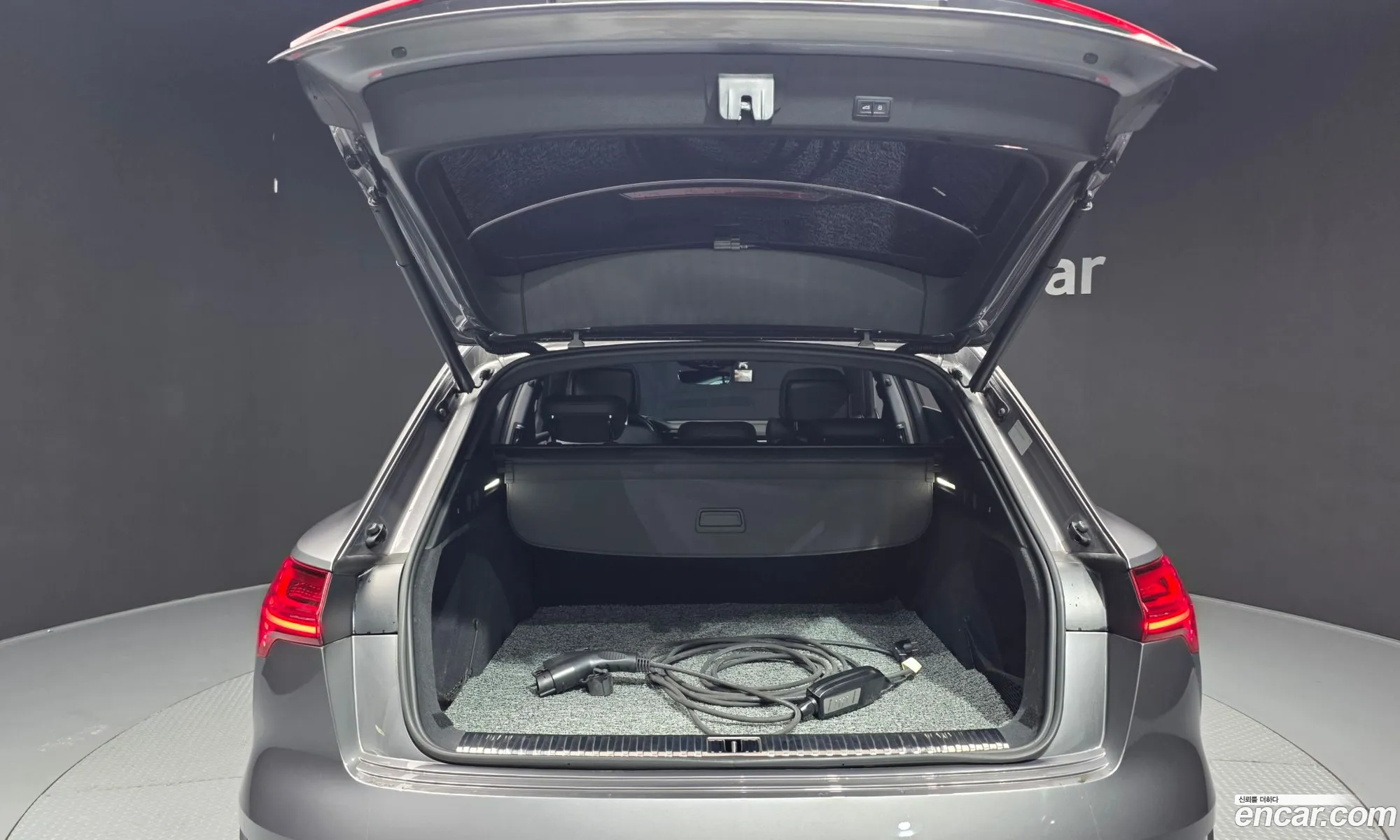 Audi e-tron 2020 WAUZZZGE5LB038395 — 2