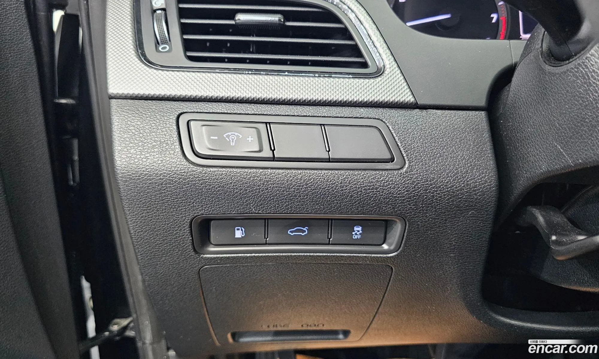 Hyundai LF Sonata 2014 — 17