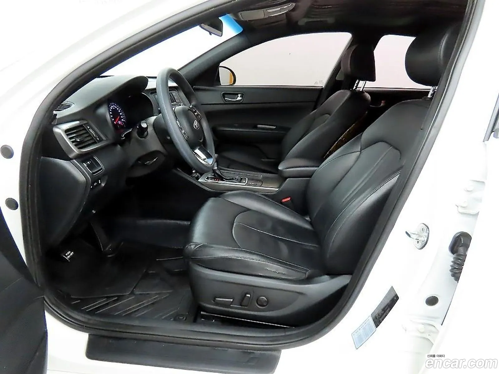 Kia K5 2019 — 8