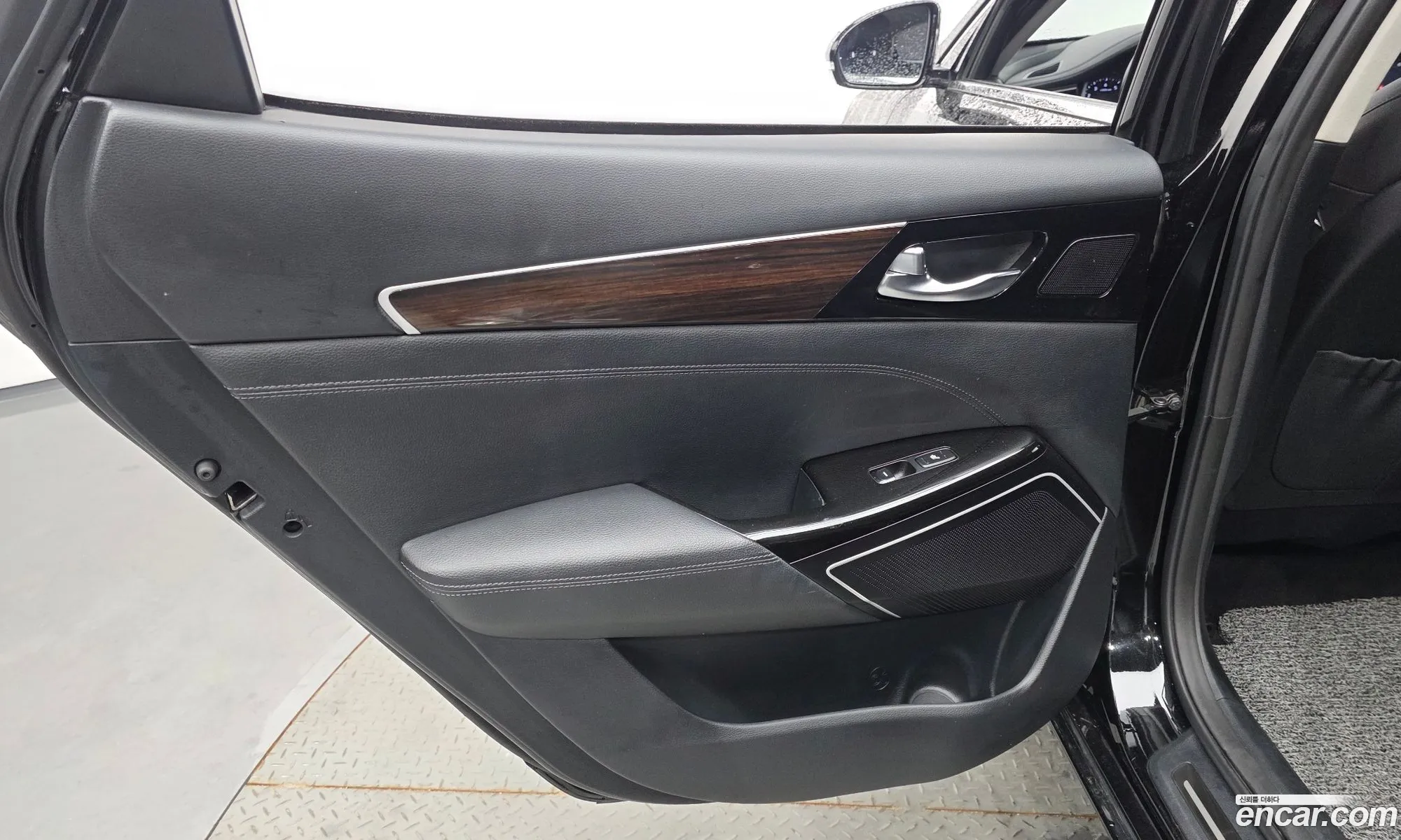 Kia K7 2018 — 29