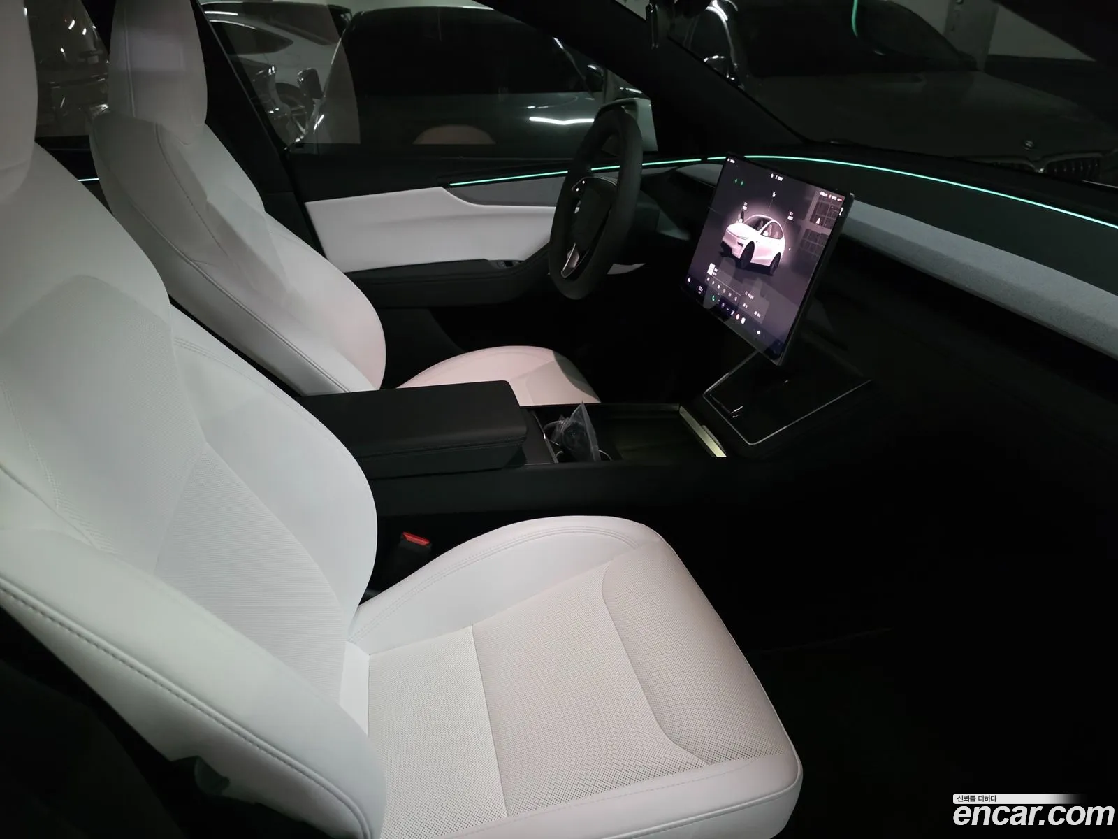 Tesla Model Y 2026 — 15