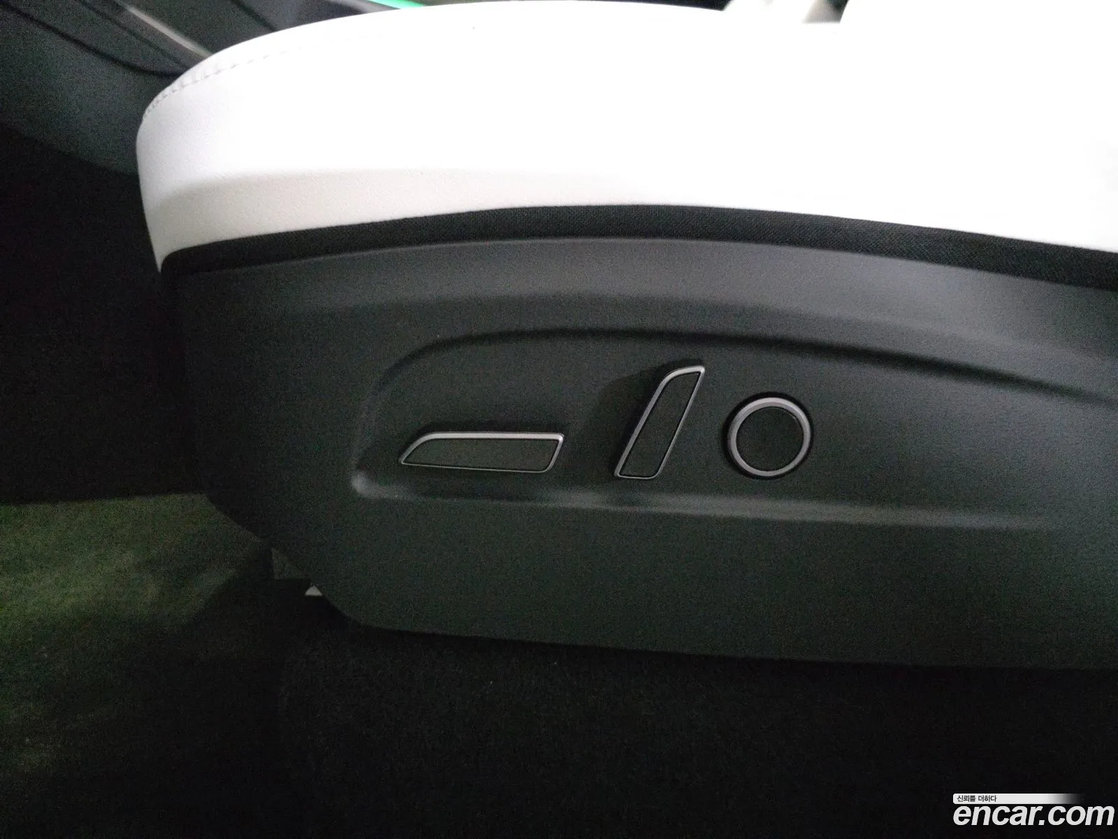 Tesla Model Y 2026 — 6