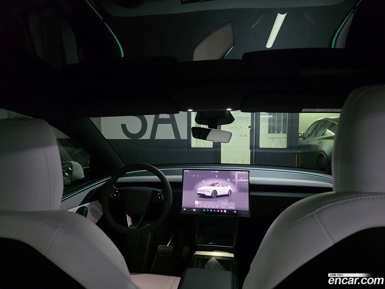 Tesla Model Y 2026 — 18