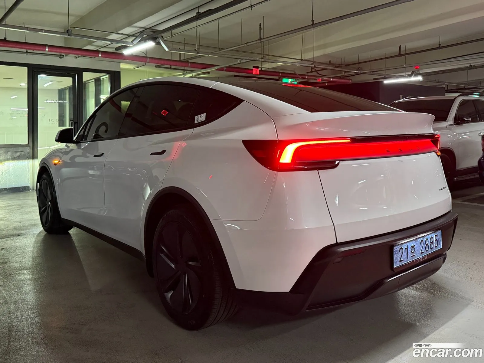 Tesla Model Y 2026 — 11
