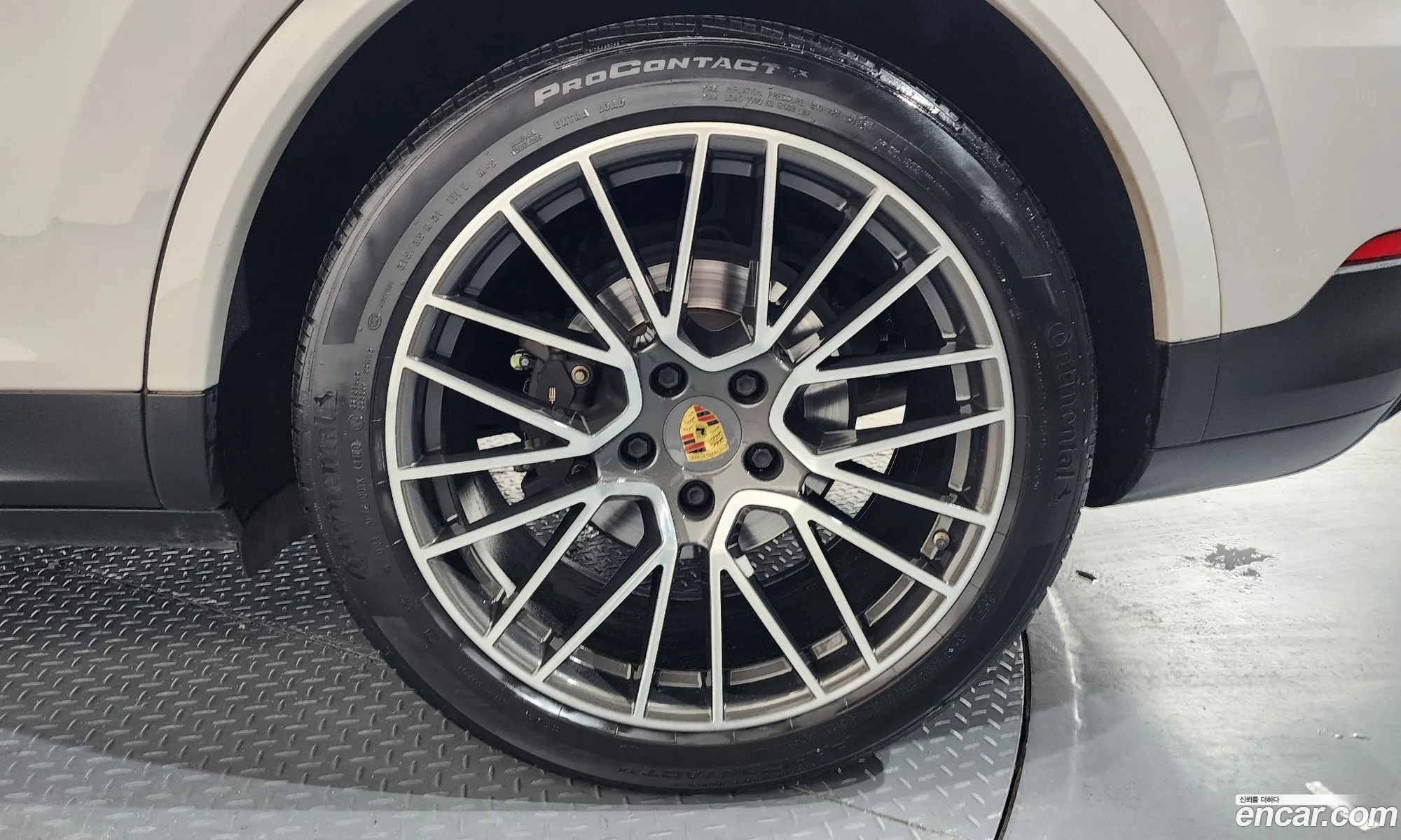 Porsche Cayenne 2021 WP1BA29Y4MDA62945 — 28