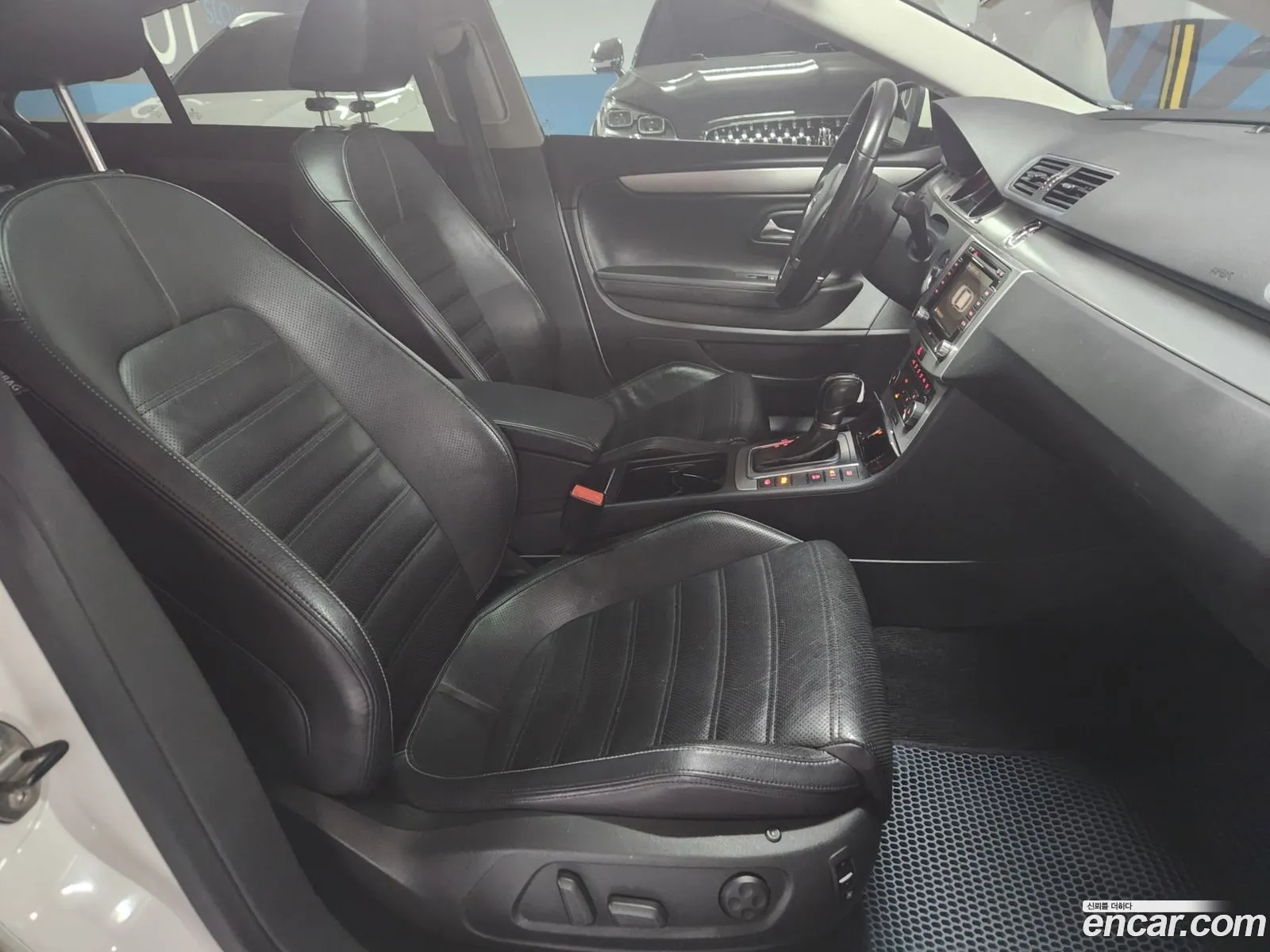 Volkswagen CC 2011 — 12