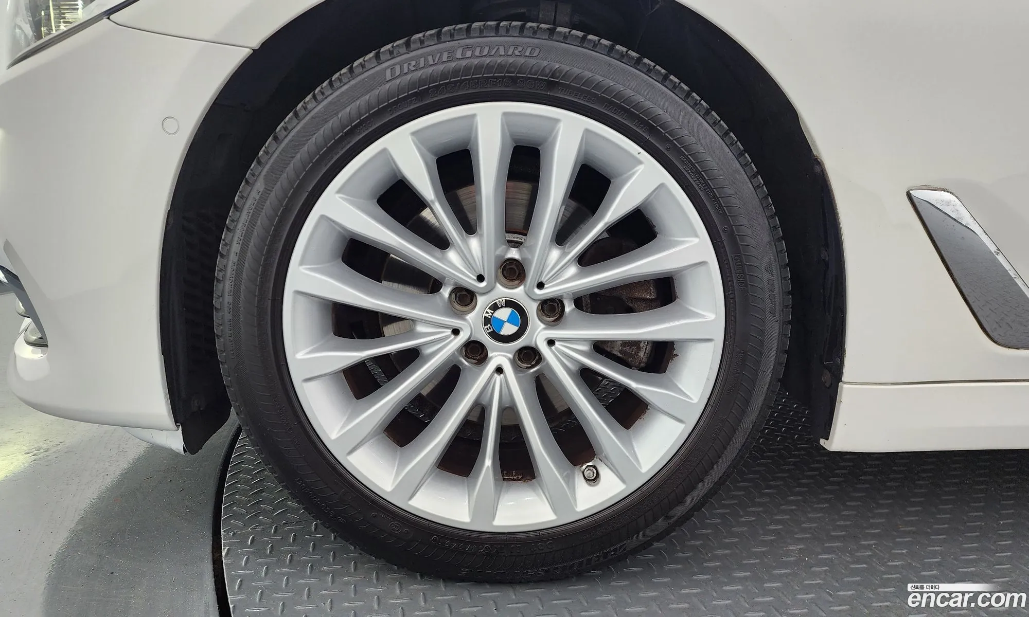 BMW 5 Series 2020 WBAJF5106LCE44596 — 14