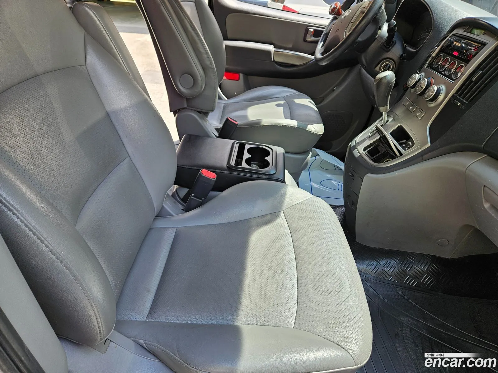 Hyundai Grand Starex 2012 — 14