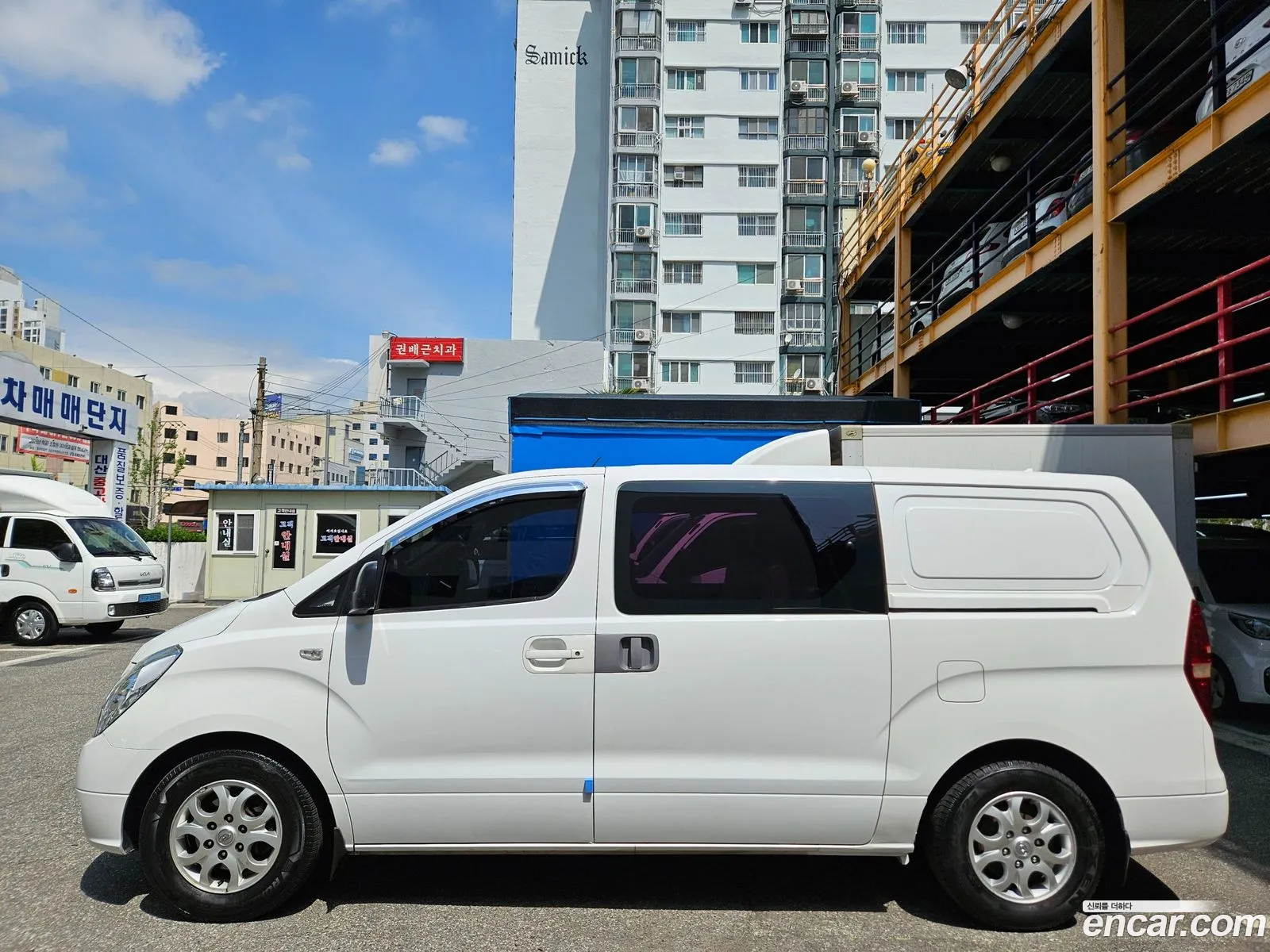 Hyundai Grand Starex 2012 — 17
