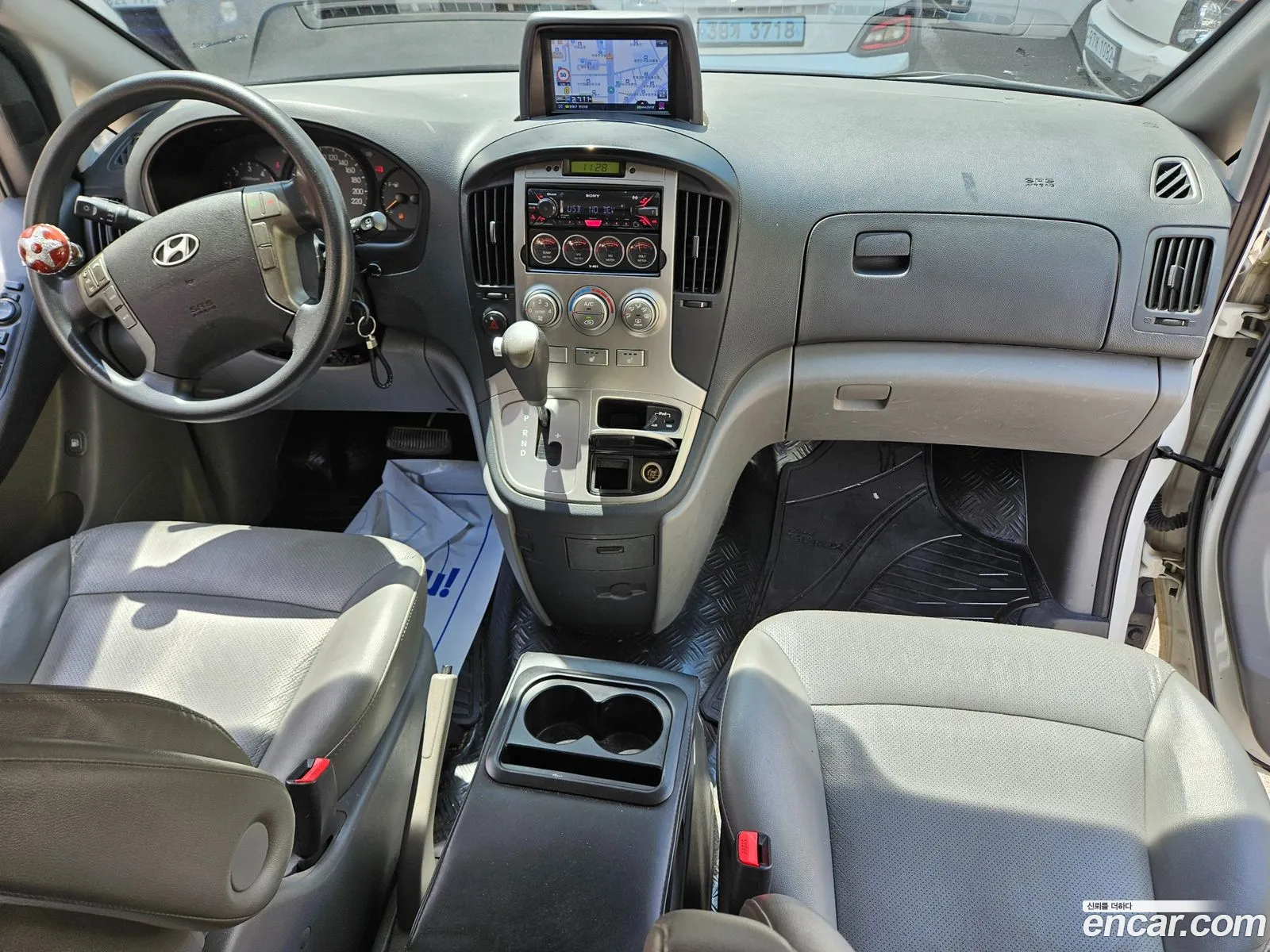 Hyundai Grand Starex 2012 — 19