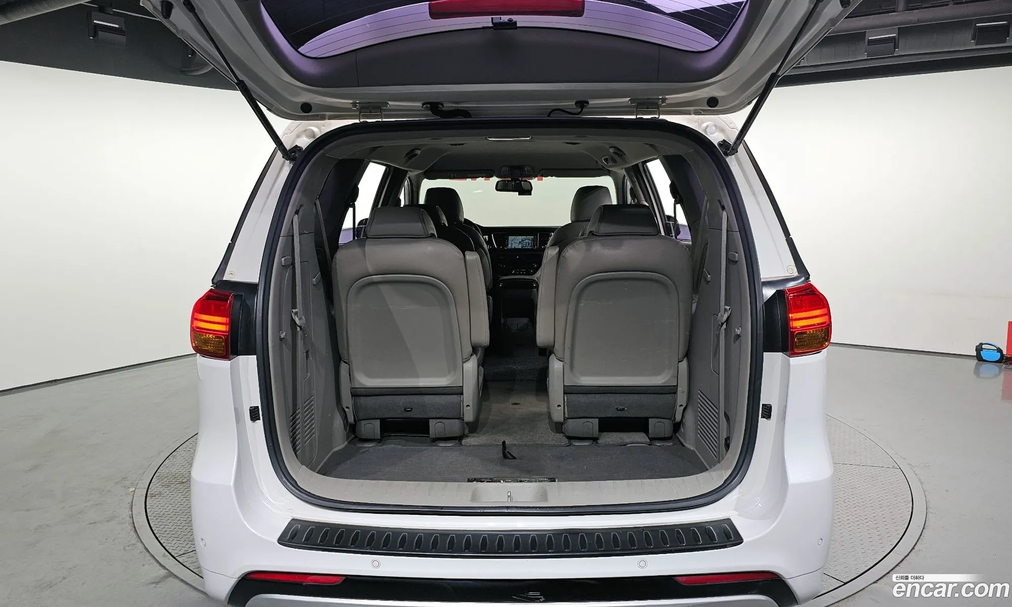 Kia Carnival 2016 — 18