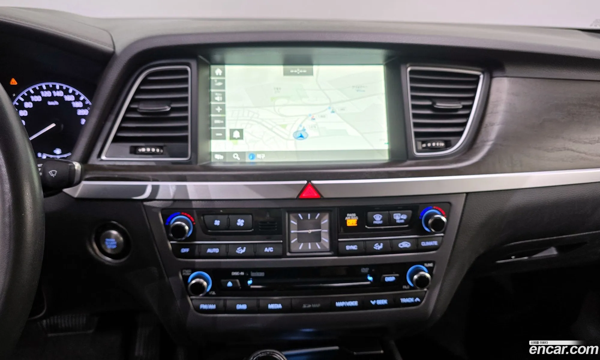 Hyundai Genesis DH 2015 — 27