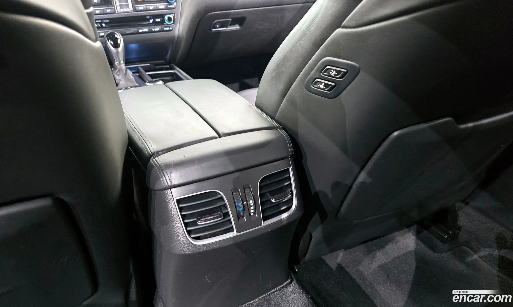 Hyundai Genesis DH 2015 — 24