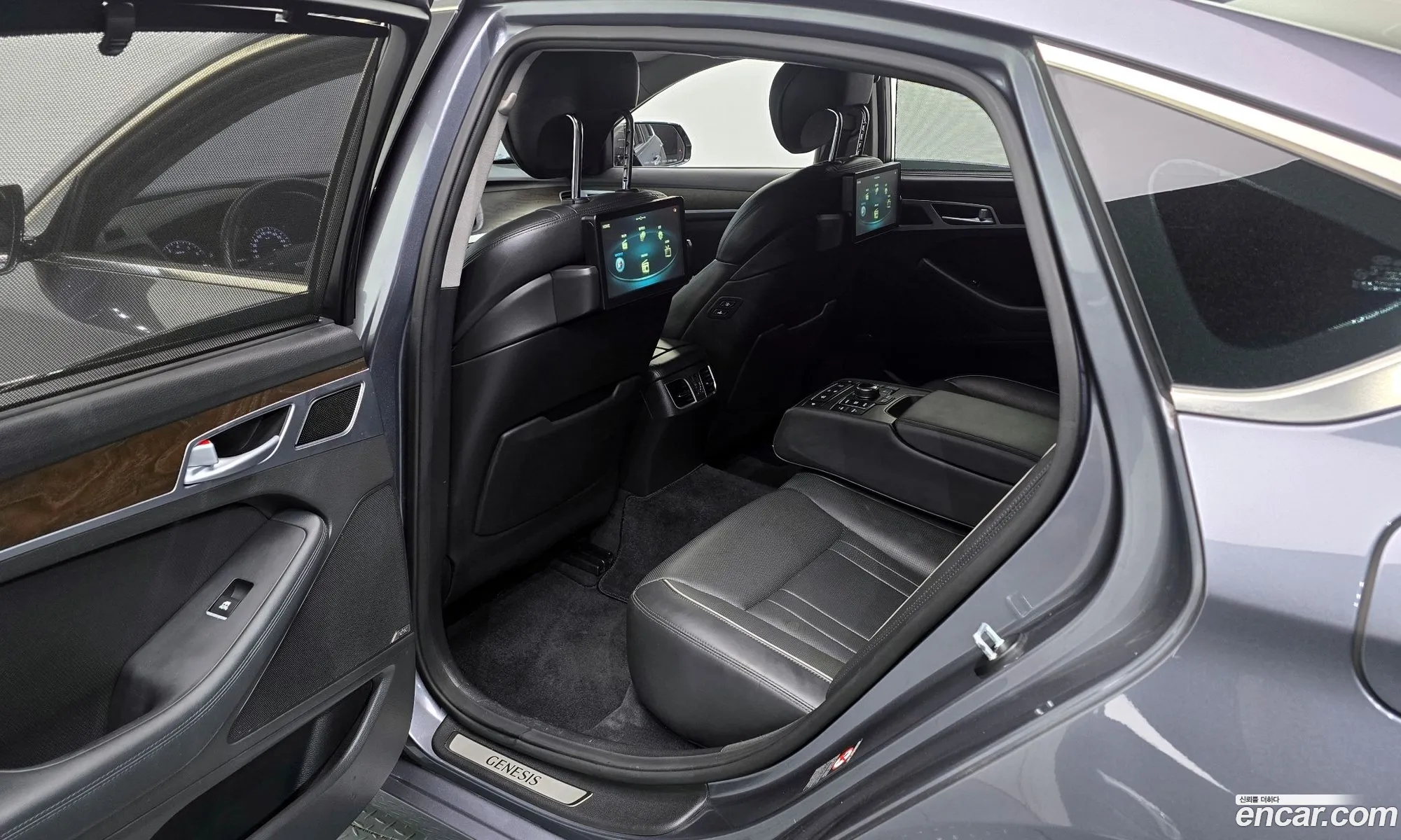 Hyundai Genesis DH 2015 — 28