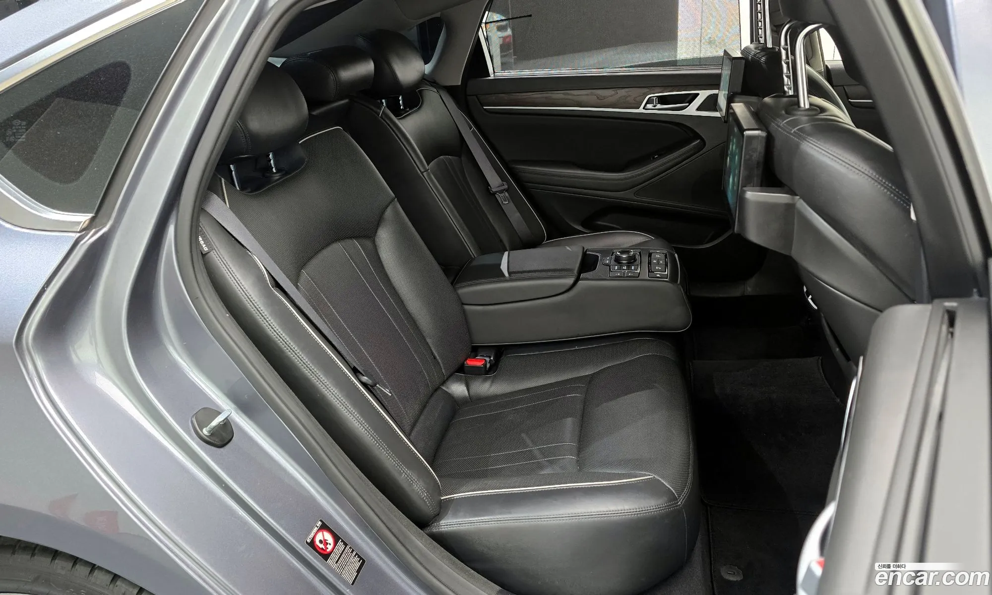 Hyundai Genesis DH 2015 — 23