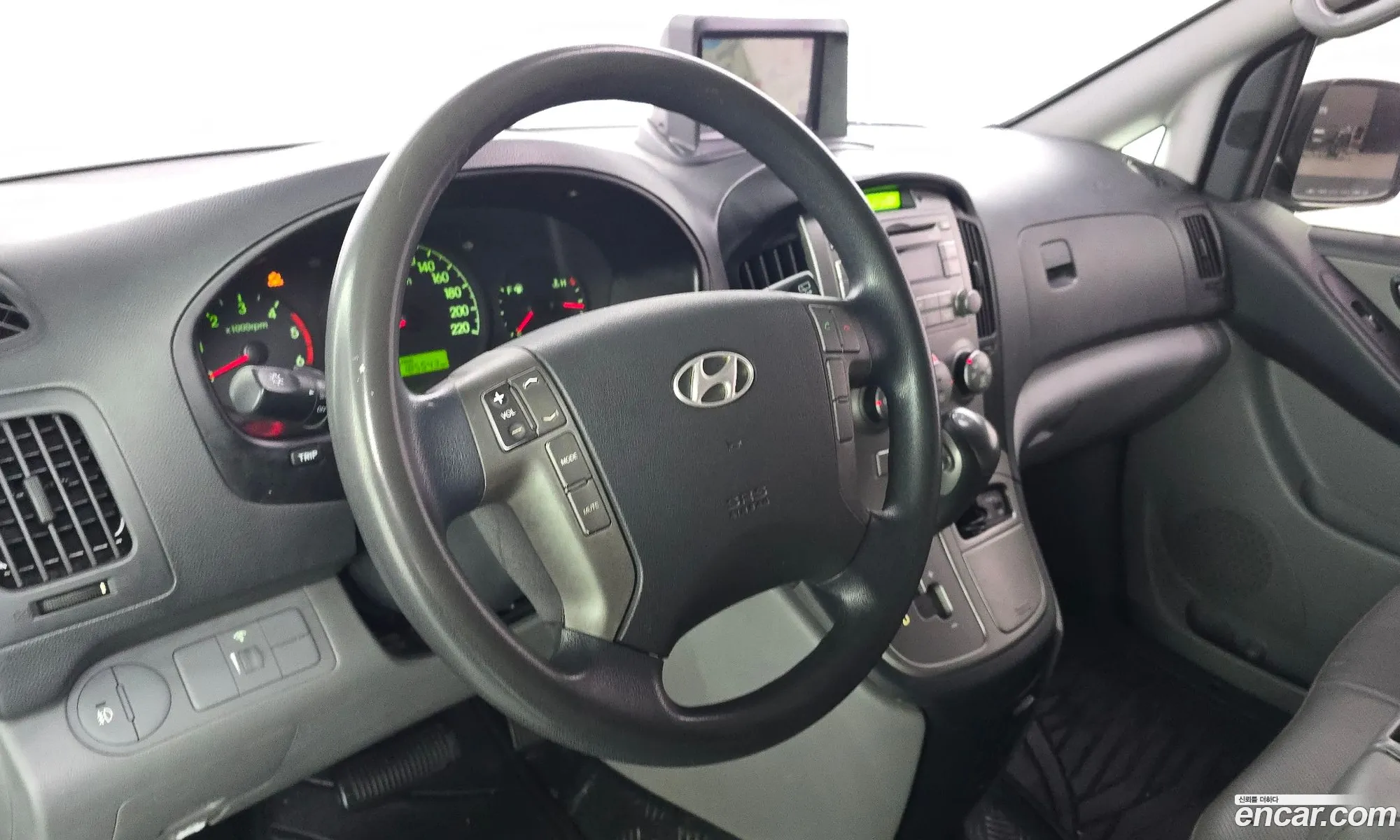 Hyundai Grand Starex 2014 — 15