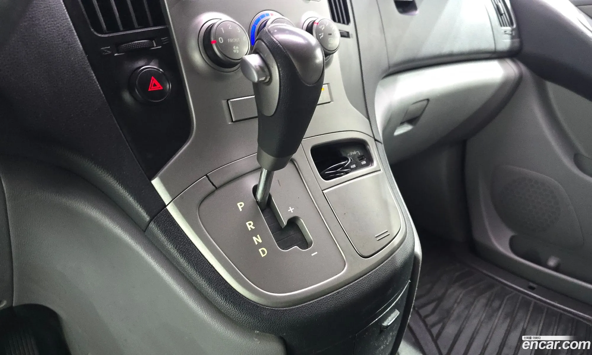 Hyundai Grand Starex 2014 — 13