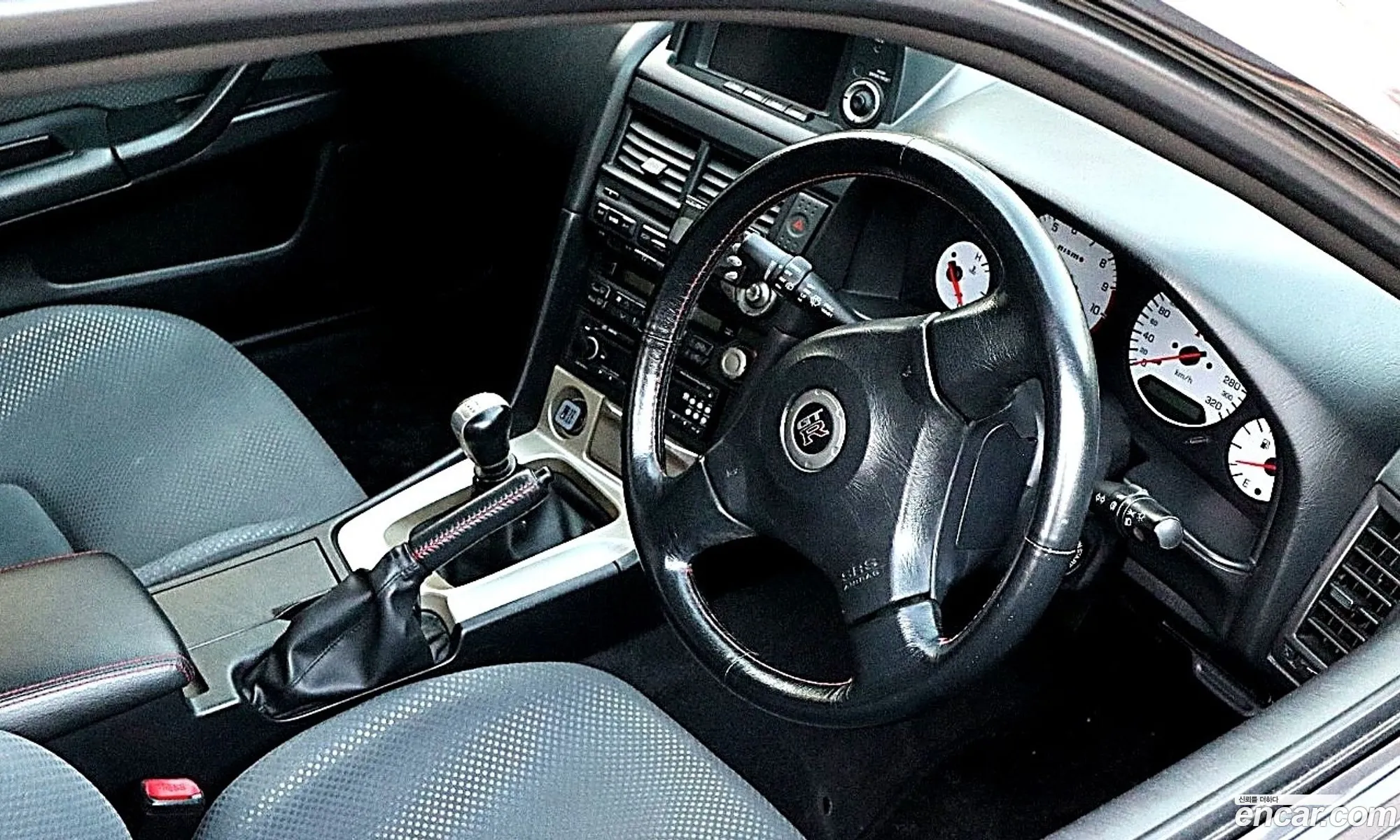 Nissan Skyline 1995 — 9