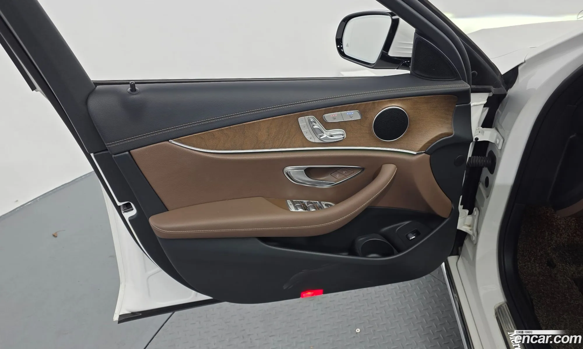 Mercedes-Benz E-Class W213 2021 — 18