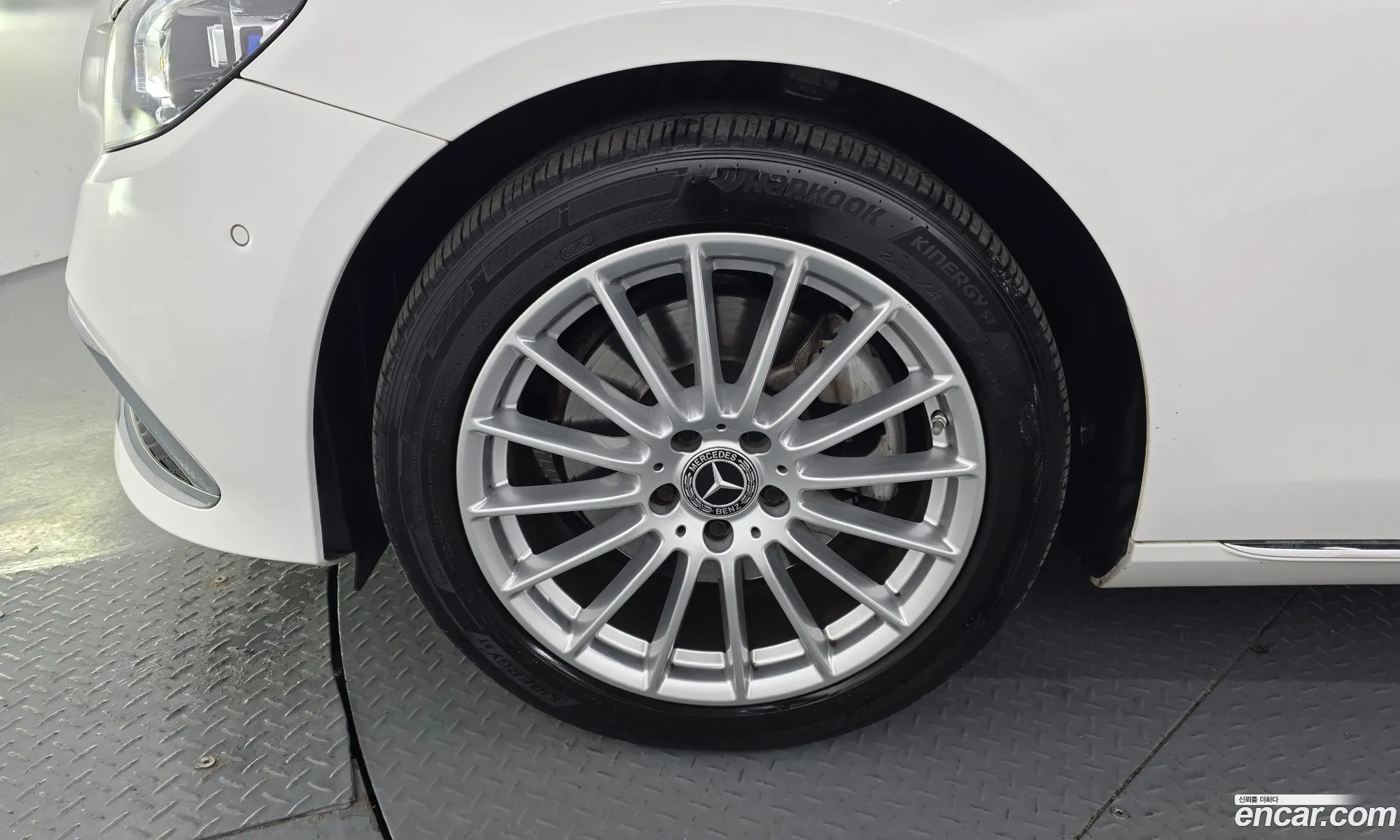 Mercedes-Benz E-Class W213 2021 — 12