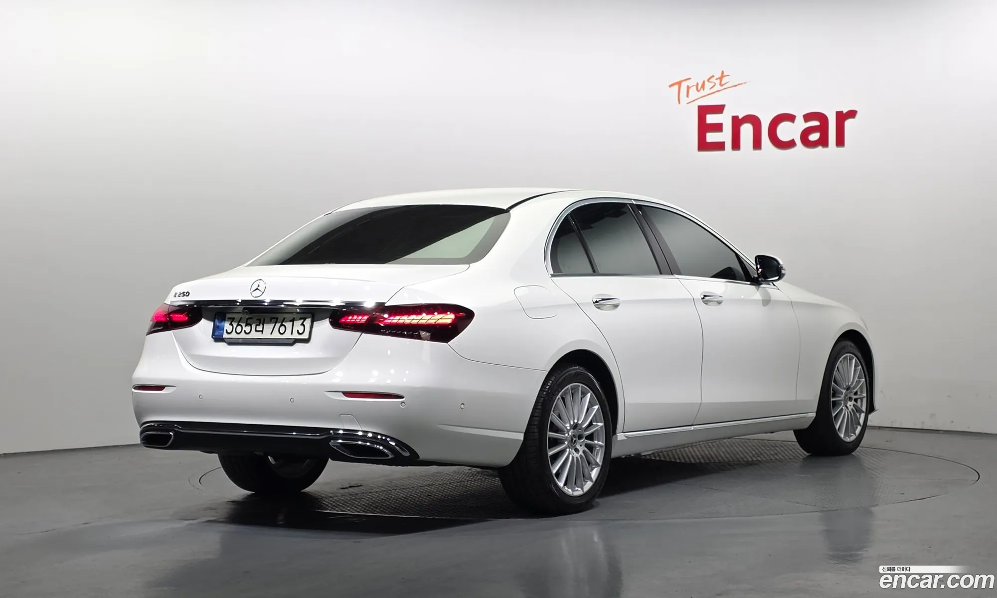 Mercedes-Benz E-Class W213 2021 — 15
