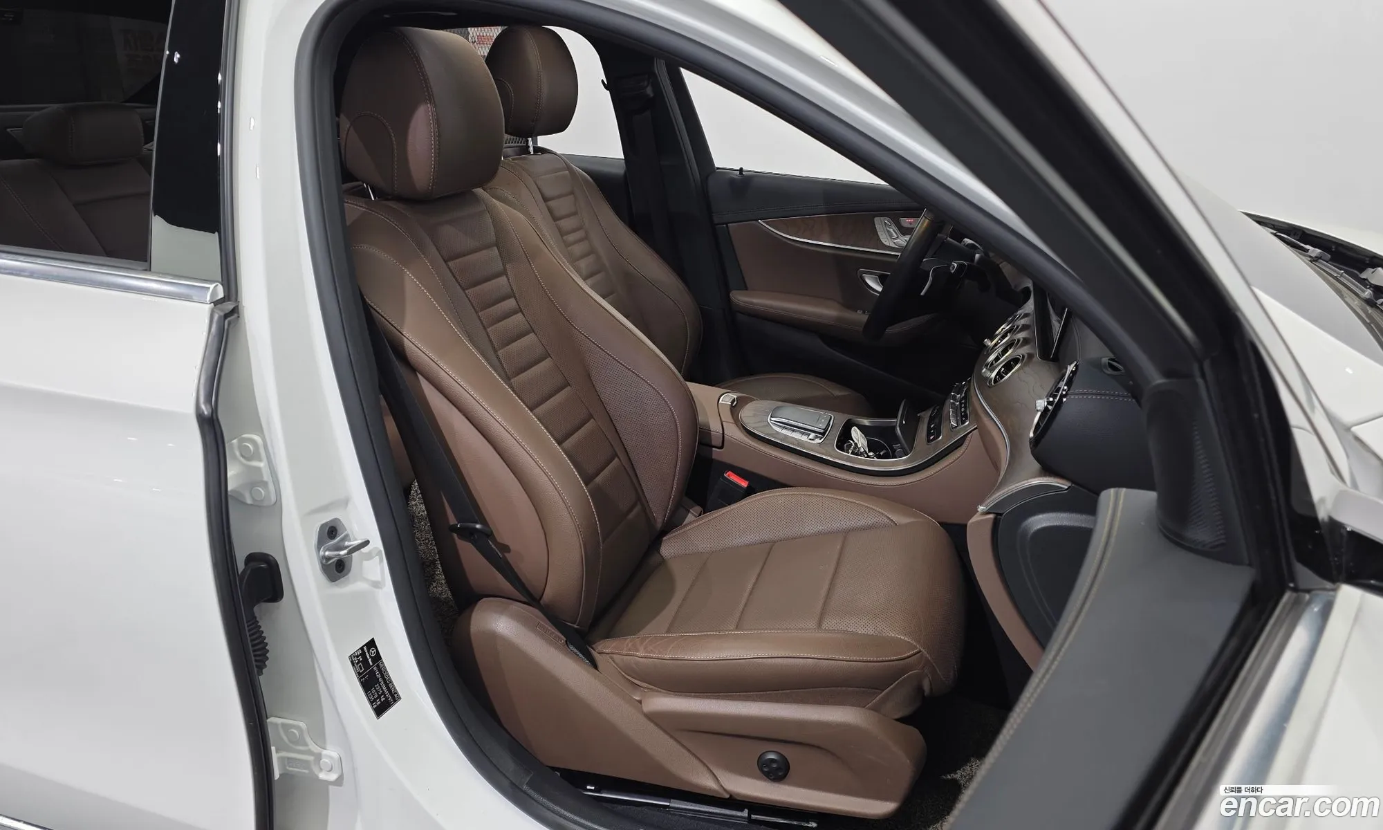 Mercedes-Benz E-Class W213 2021 — 31